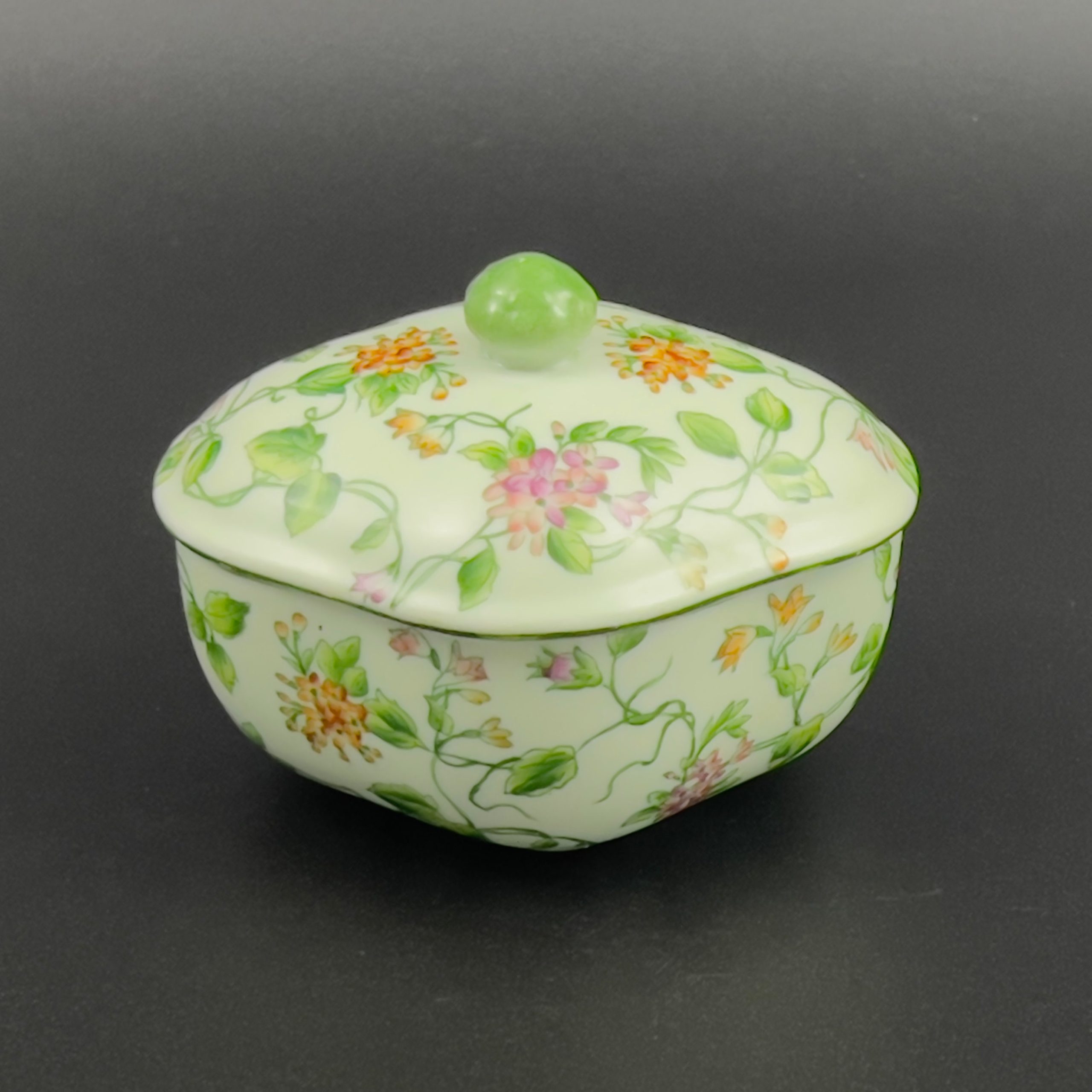 Vintage Andrea by Sadek Floral Porcelain Trinket Box: Green Garden Decor - Image 5