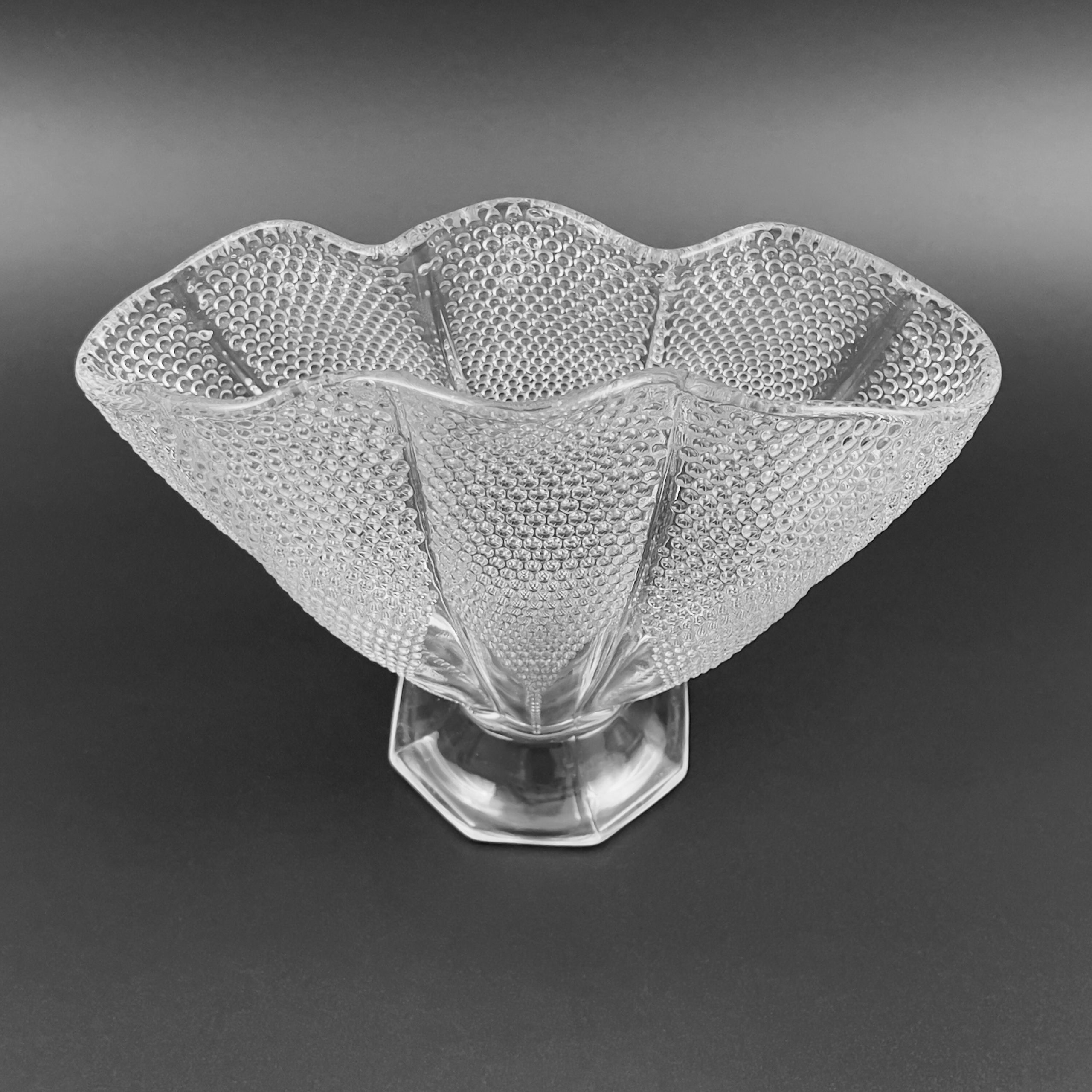 Vintage L.E. Smith Thousand Eyes Clear Glass Fan Vase - Image 4