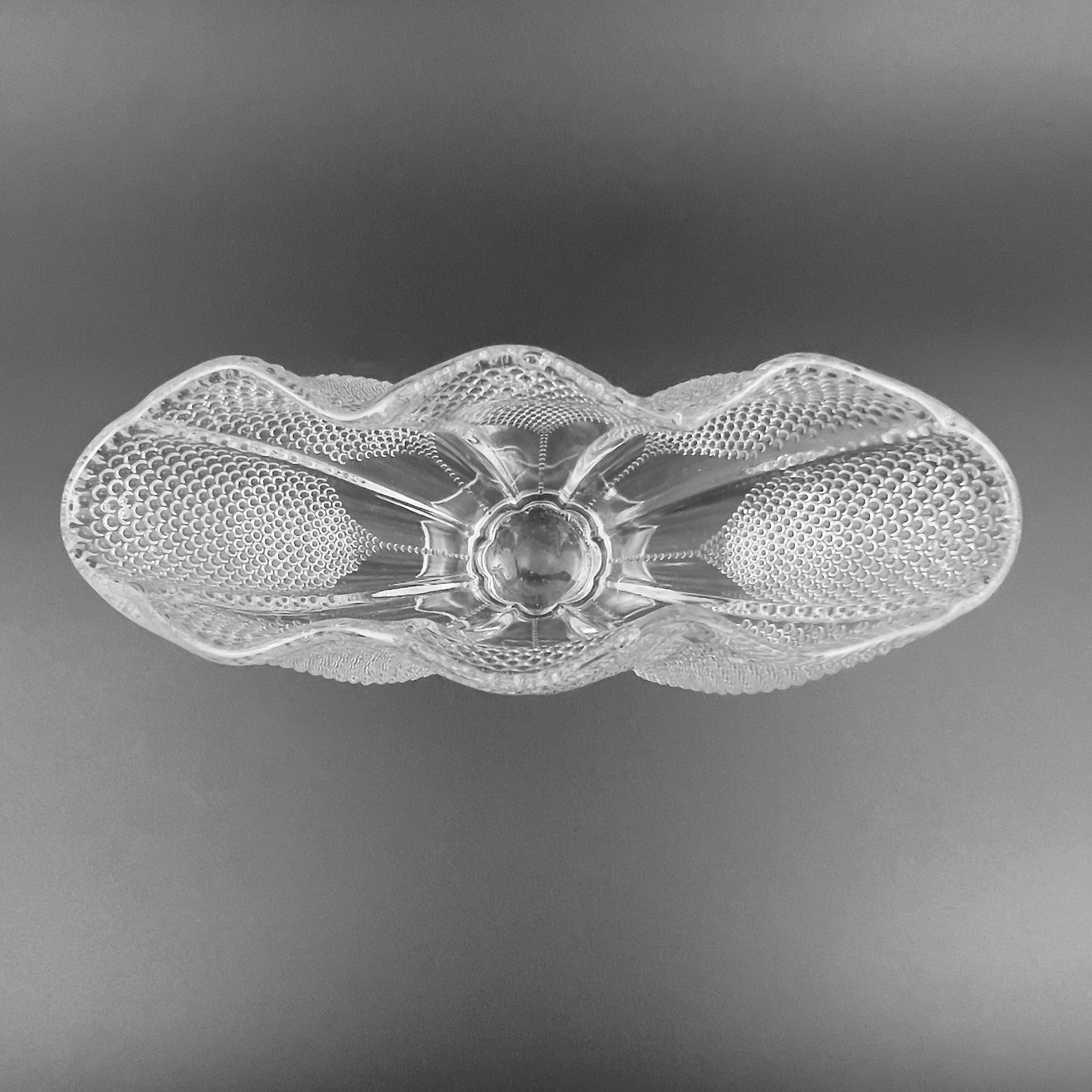 Vintage L.E. Smith Thousand Eyes Clear Glass Fan Vase - Image 6
