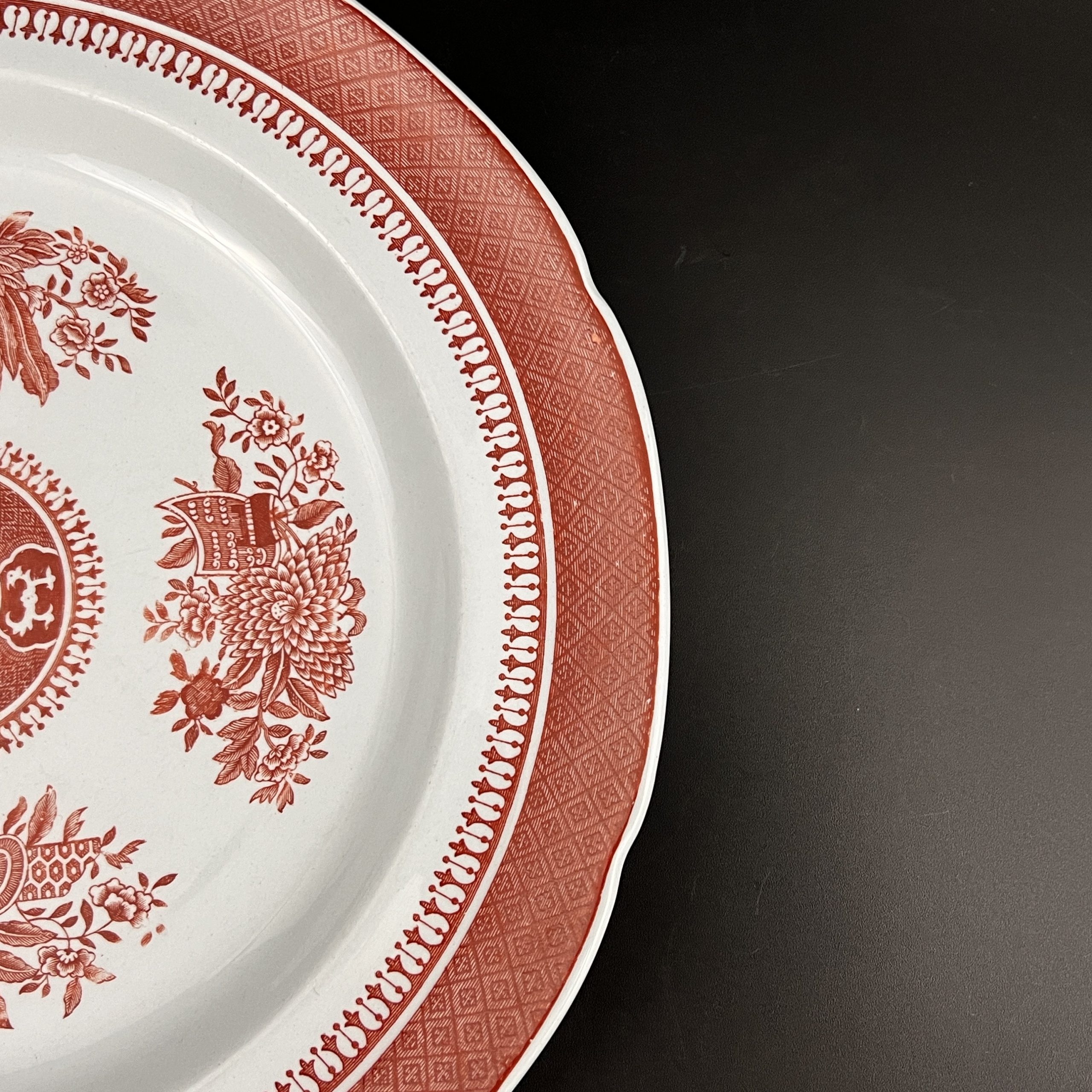 Vintage Spode Fitzhugh Red Plate: Chinoiserie Scalloped Dinner Plate - Image 6