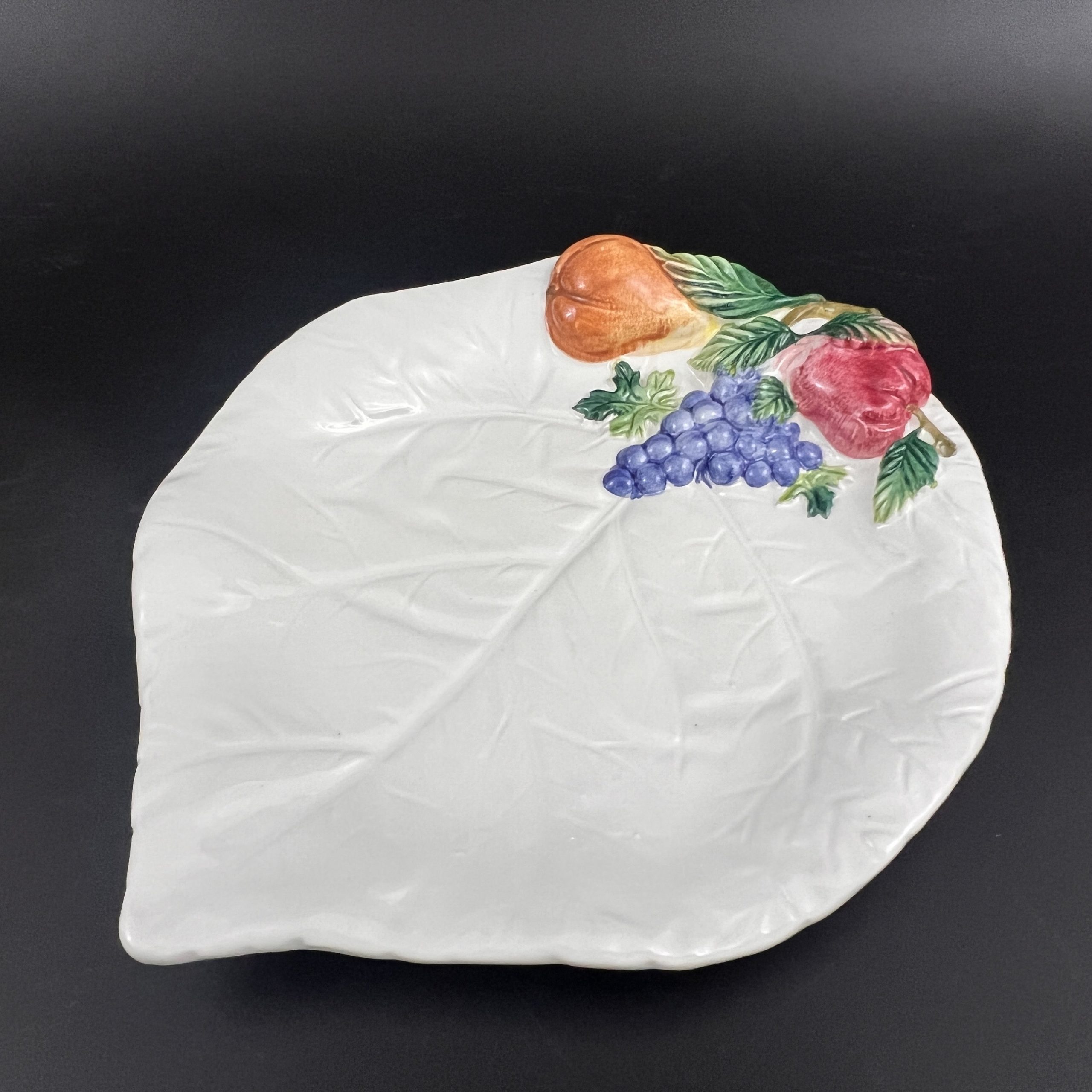 Vintage Bassano Majolica Leaf Plates: Italian Ceramic Fruit Accent, Set of 4 - Image 7