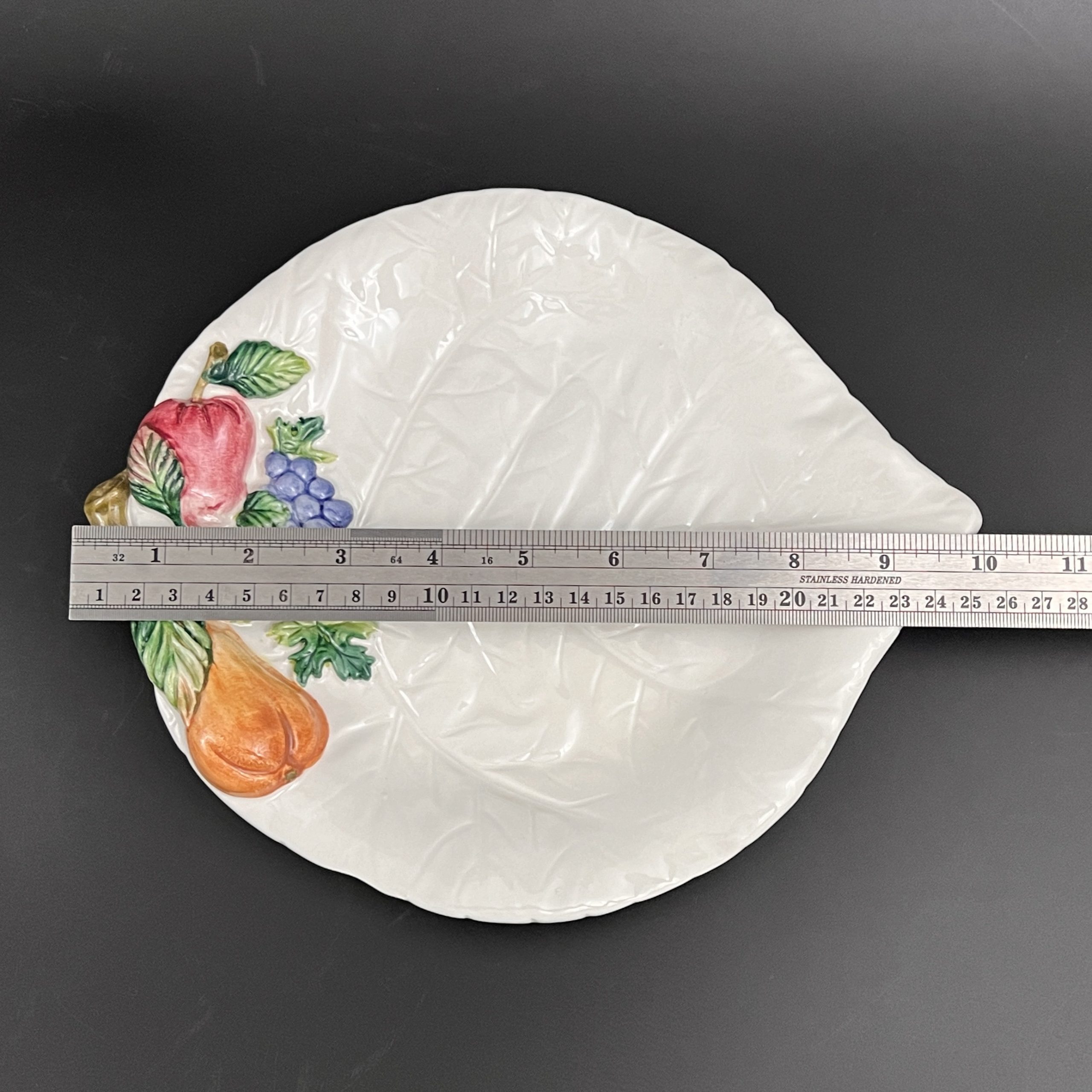 Vintage Bassano Majolica Leaf Plates: Italian Ceramic Fruit Accent, Set of 4 - Image 10