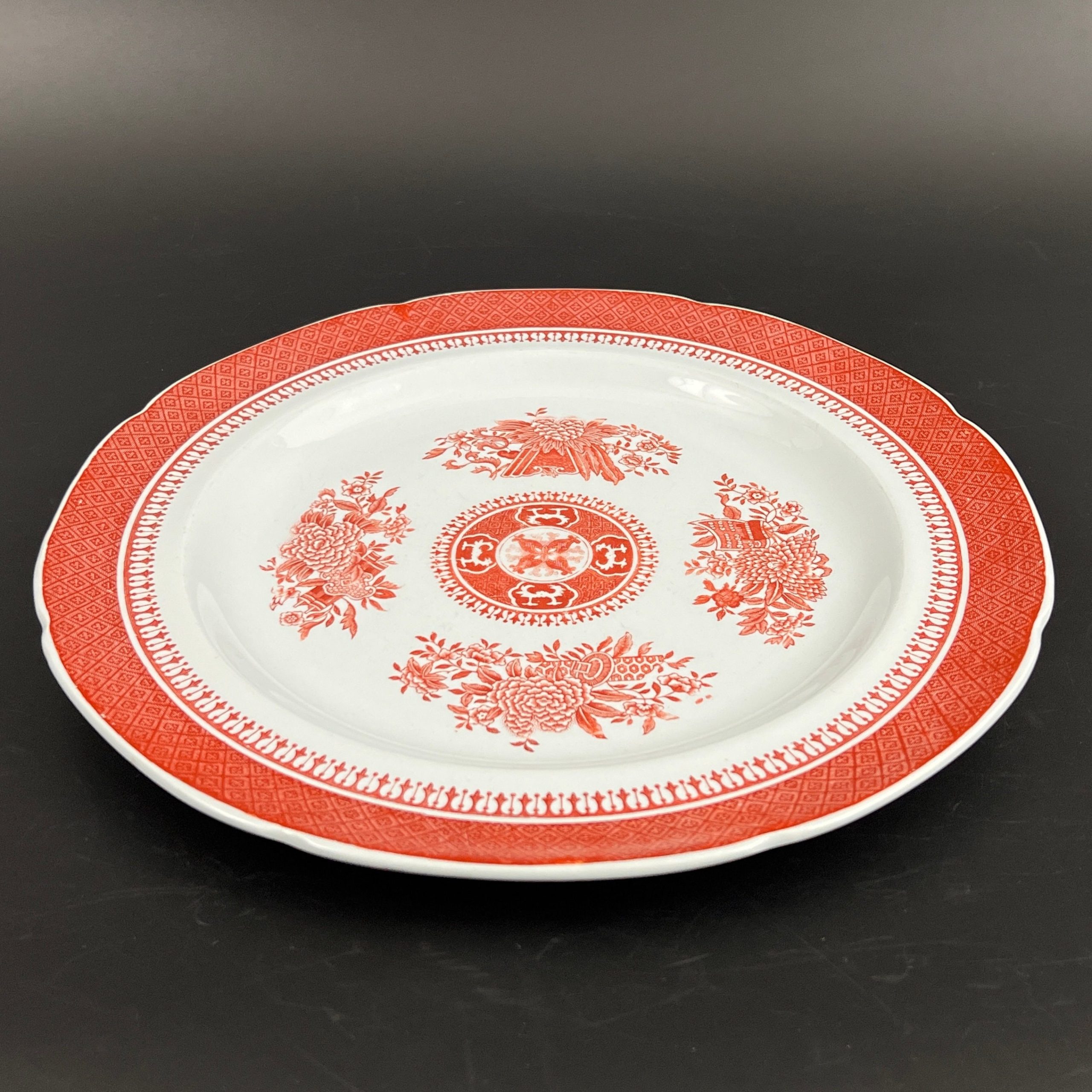 Vintage Spode Fitzhugh Red Plate: Chinoiserie Scalloped Dinner Plate - Image 4
