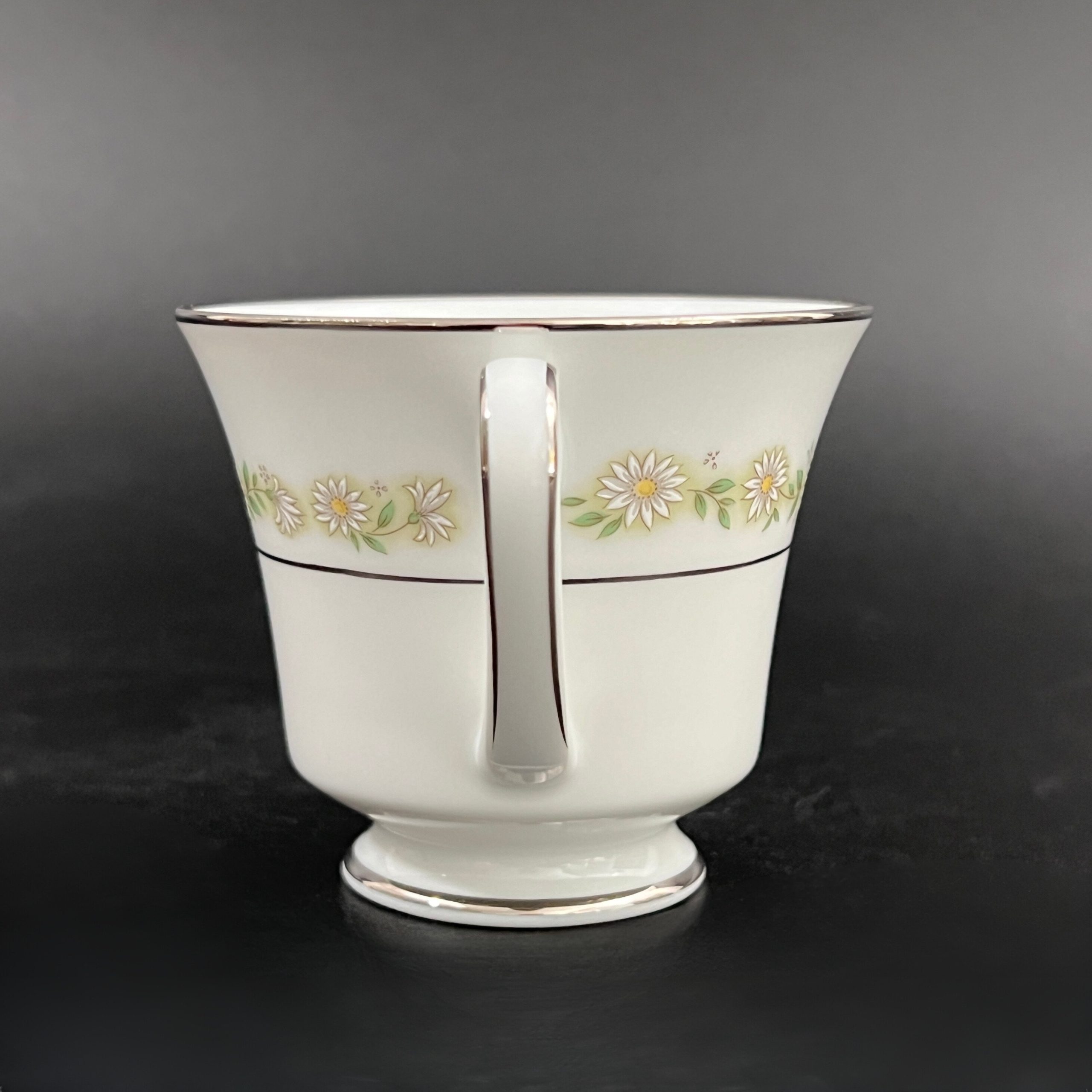 Midcentury Noritake Trilby Teacup & Saucer Set: Daisy Pattern, Platinum Trim - Image 5