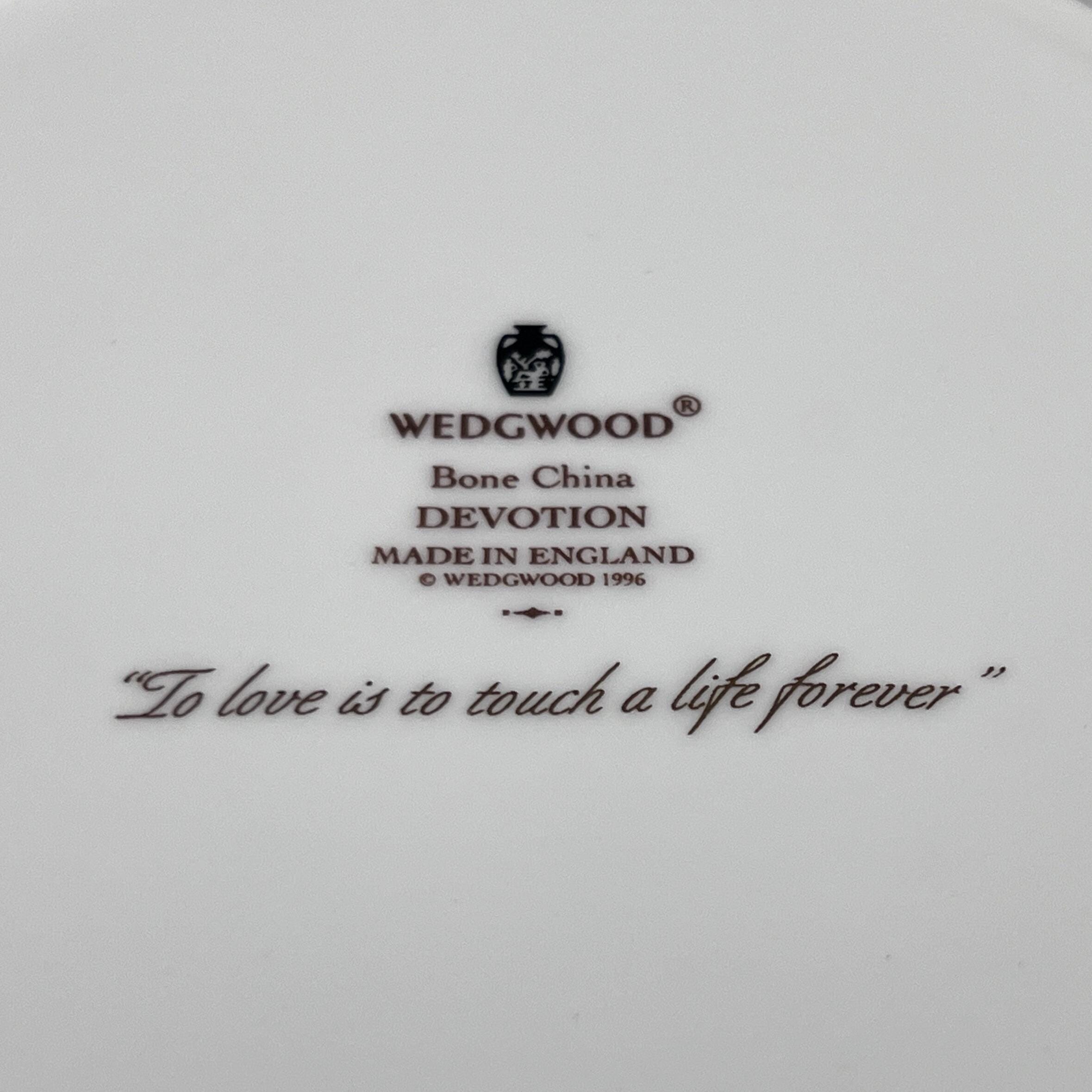 Vintage Wedgwood Bone China Plate: Devotion Two Doves, England 1996 - Image 9