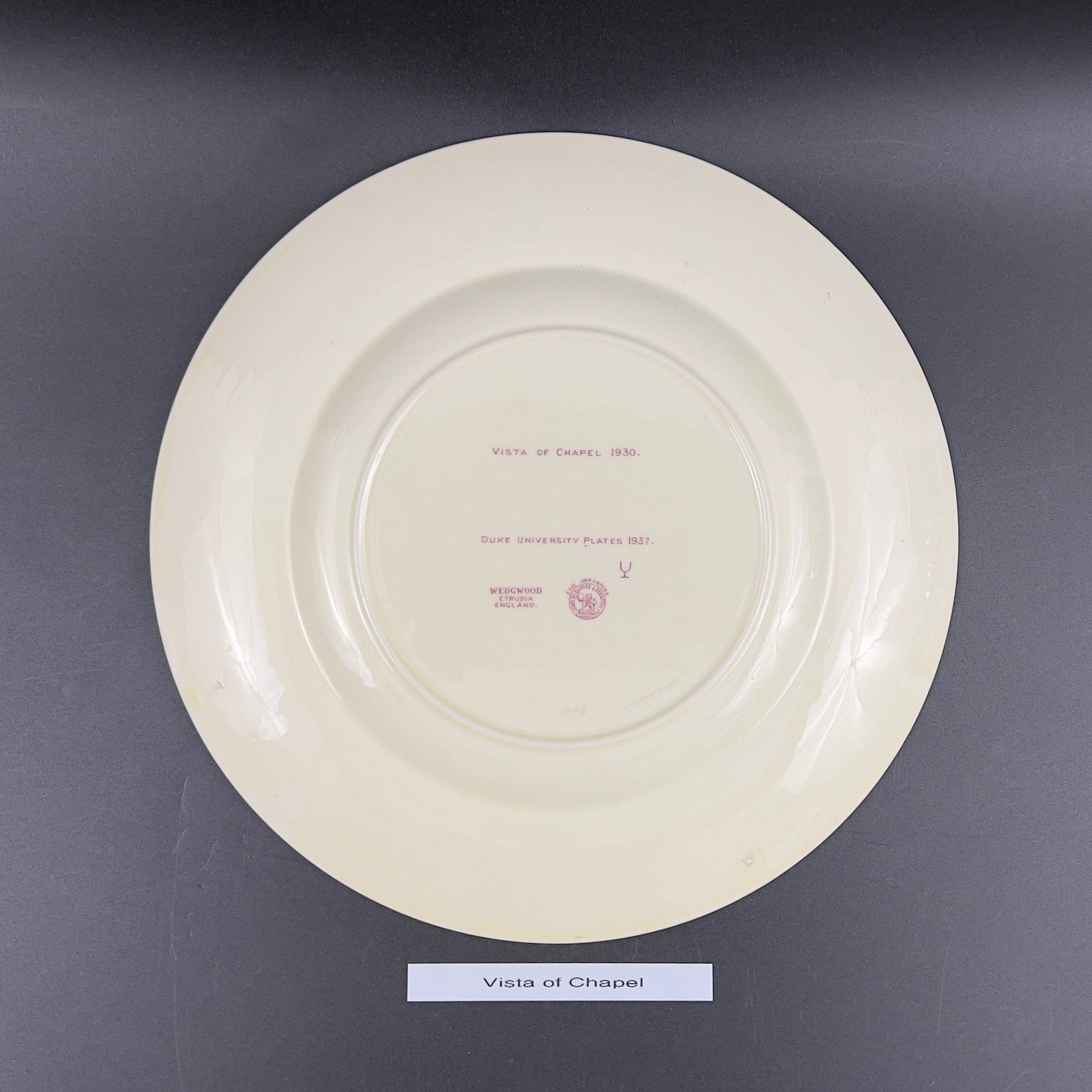 1937 Wedgwood Duke University Plate: Red Mulberry Historic Building - Image 4