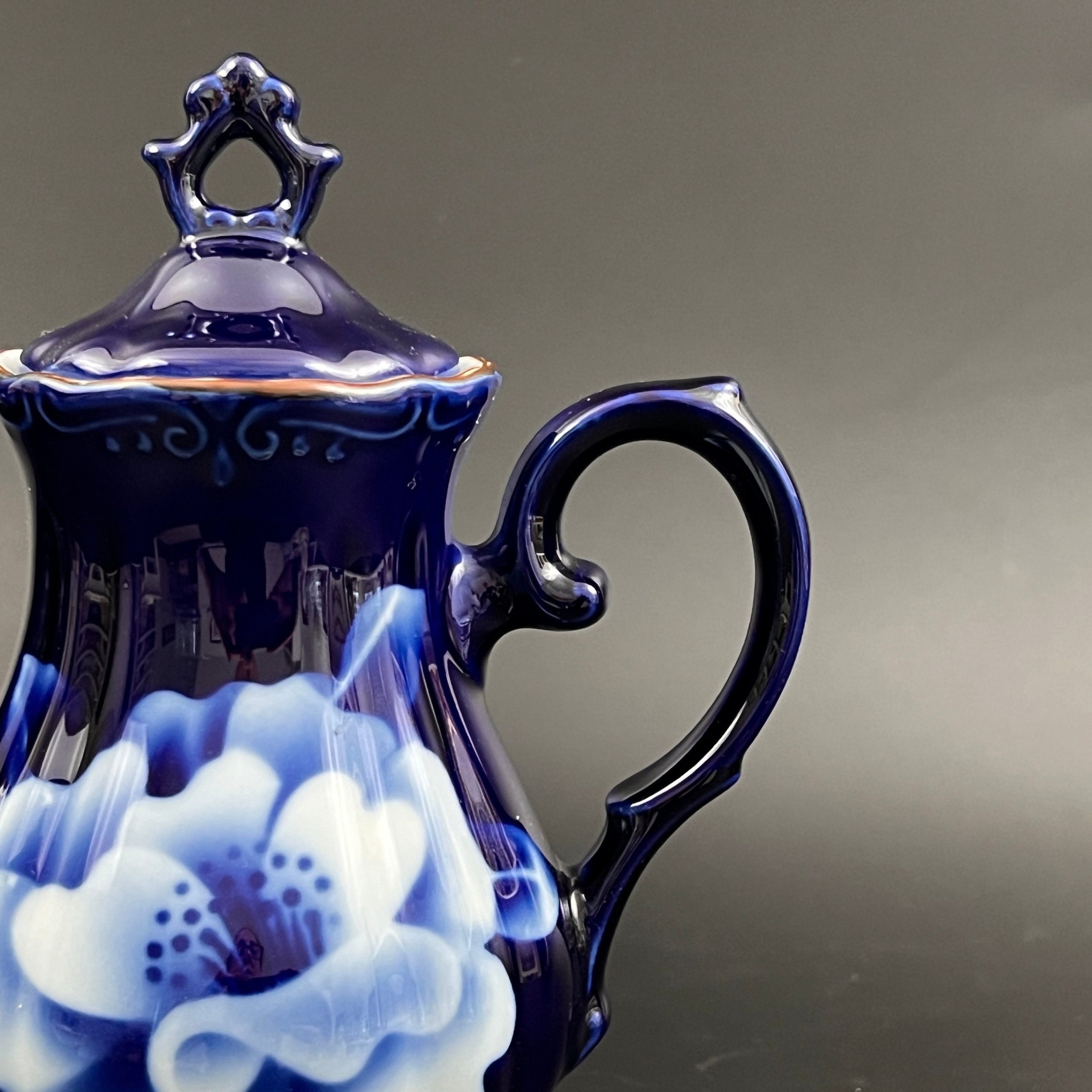 Vintage KT Japan Cobalt Blue Tea Pot: Hand-Sprayed Lotus Flower - Image 8
