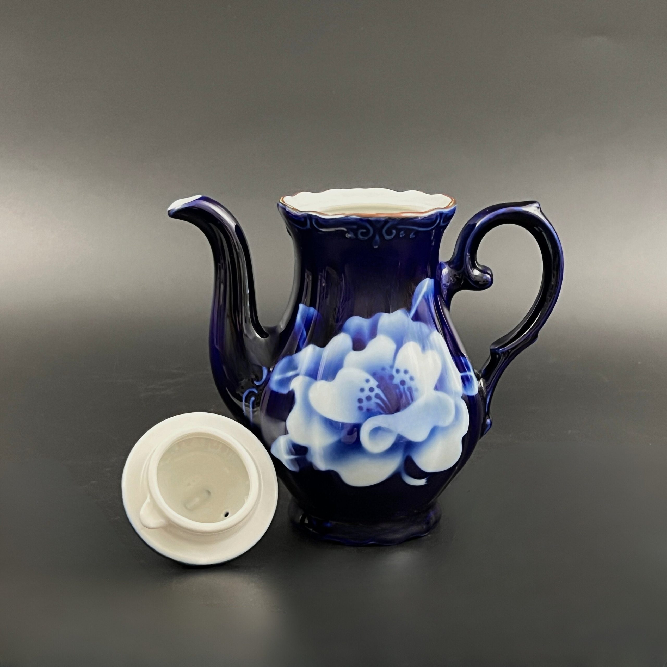 Vintage KT Japan Cobalt Blue Tea Pot: Hand-Sprayed Lotus Flower - Image 3