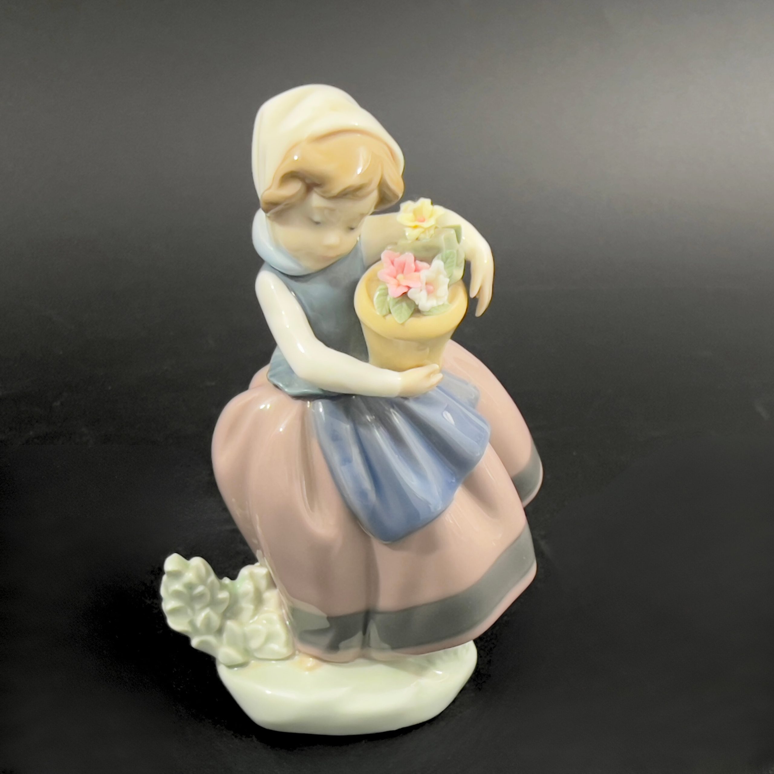 Vintage Lladro Figurine: "Spring is Here" Girl with Flower Pot #5223 - Image 3