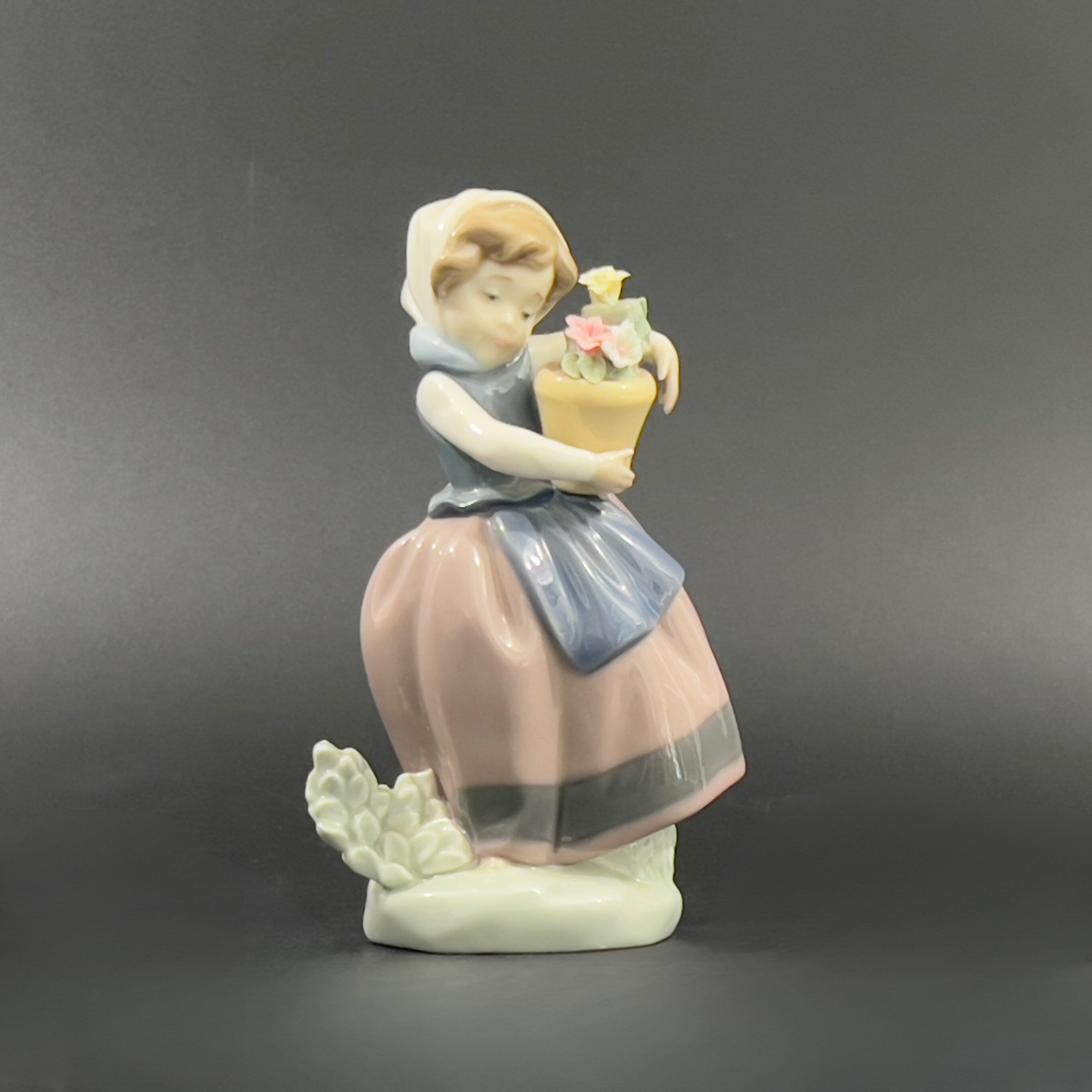 Vintage Lladro Figurine: "Spring is Here" Girl with Flower Pot #5223 - Image 6