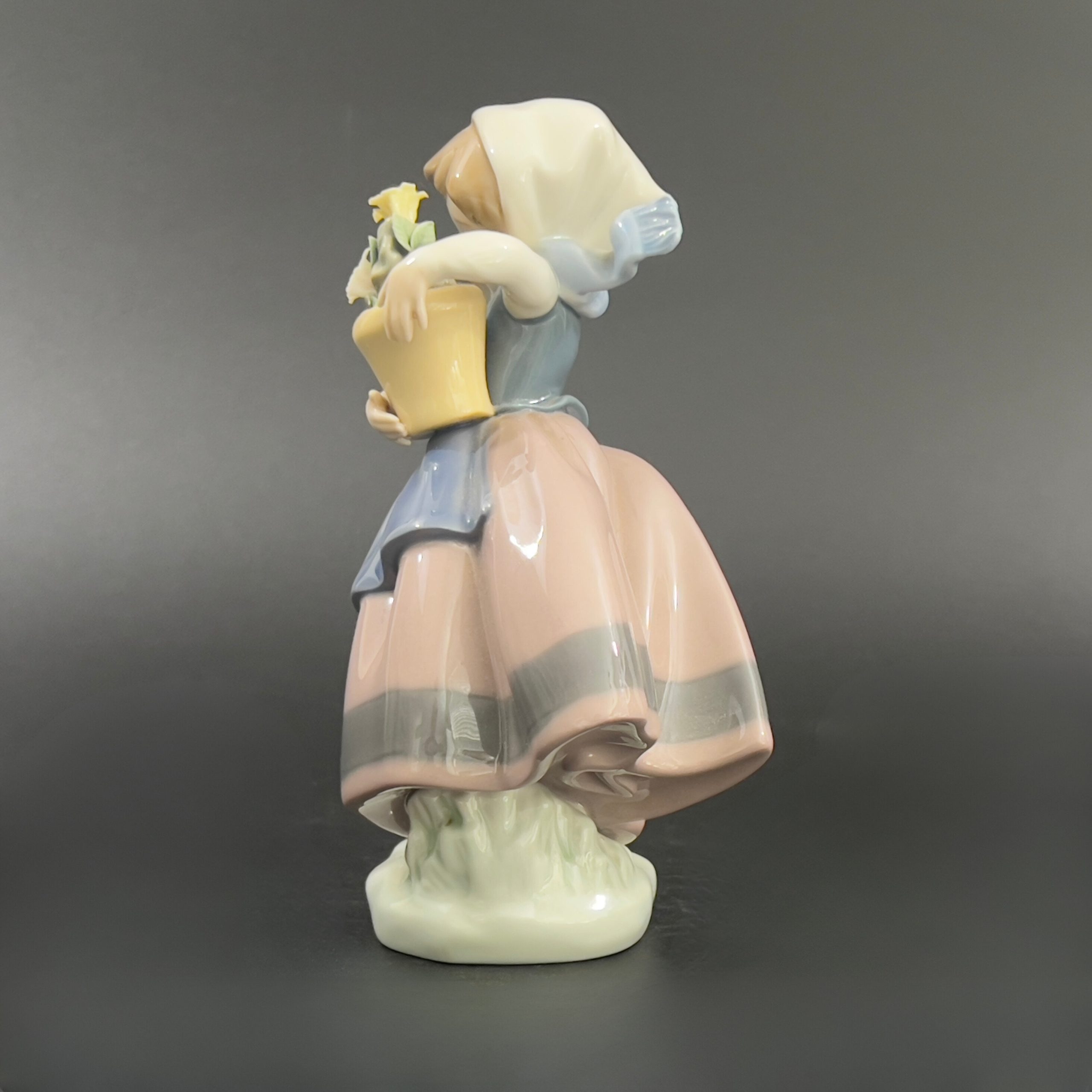 Vintage Lladro Figurine: "Spring is Here" Girl with Flower Pot #5223 - Image 8