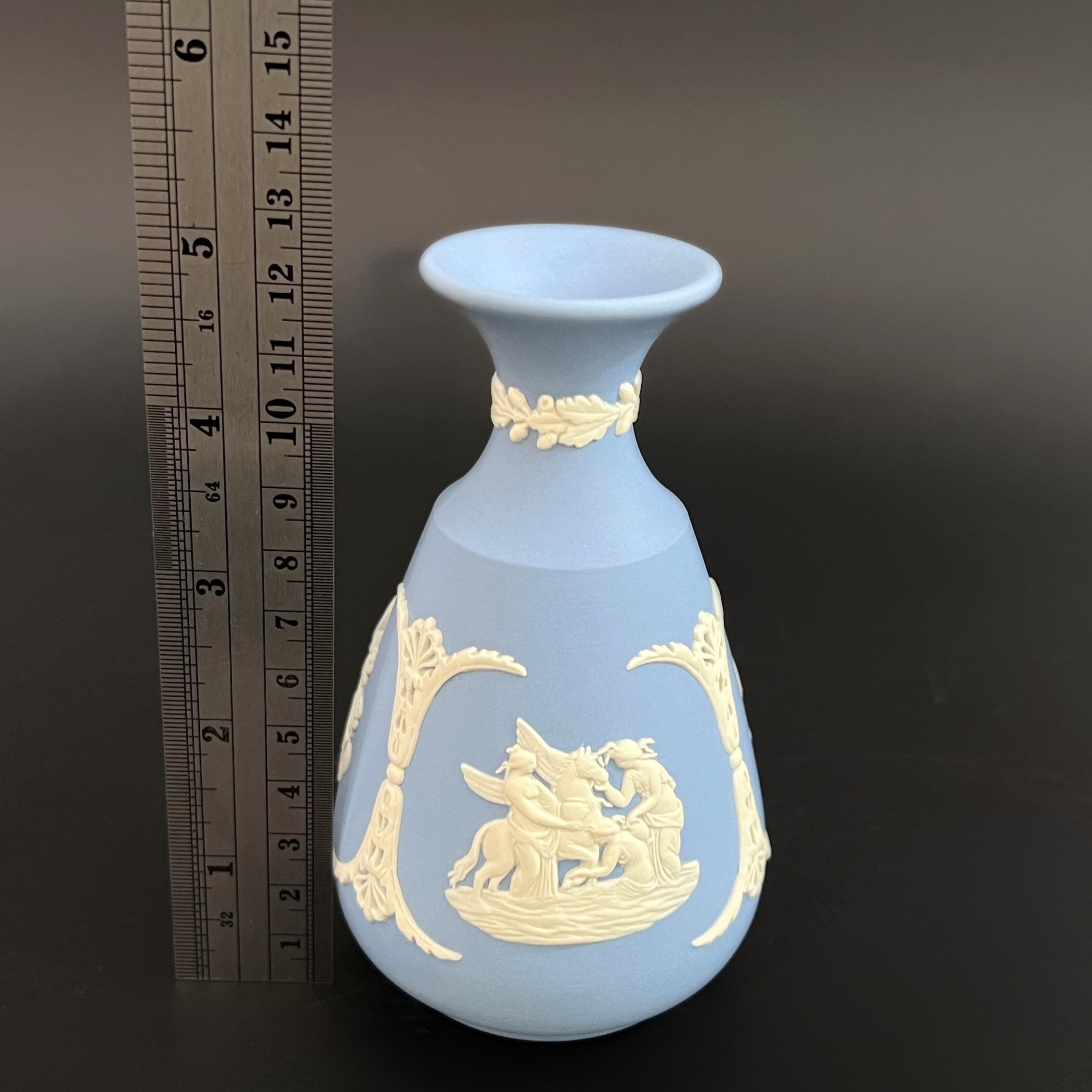 Vintage Wedgwood Blue Jasperware: Vase & Trinket Dishes, Made in England - Image 4