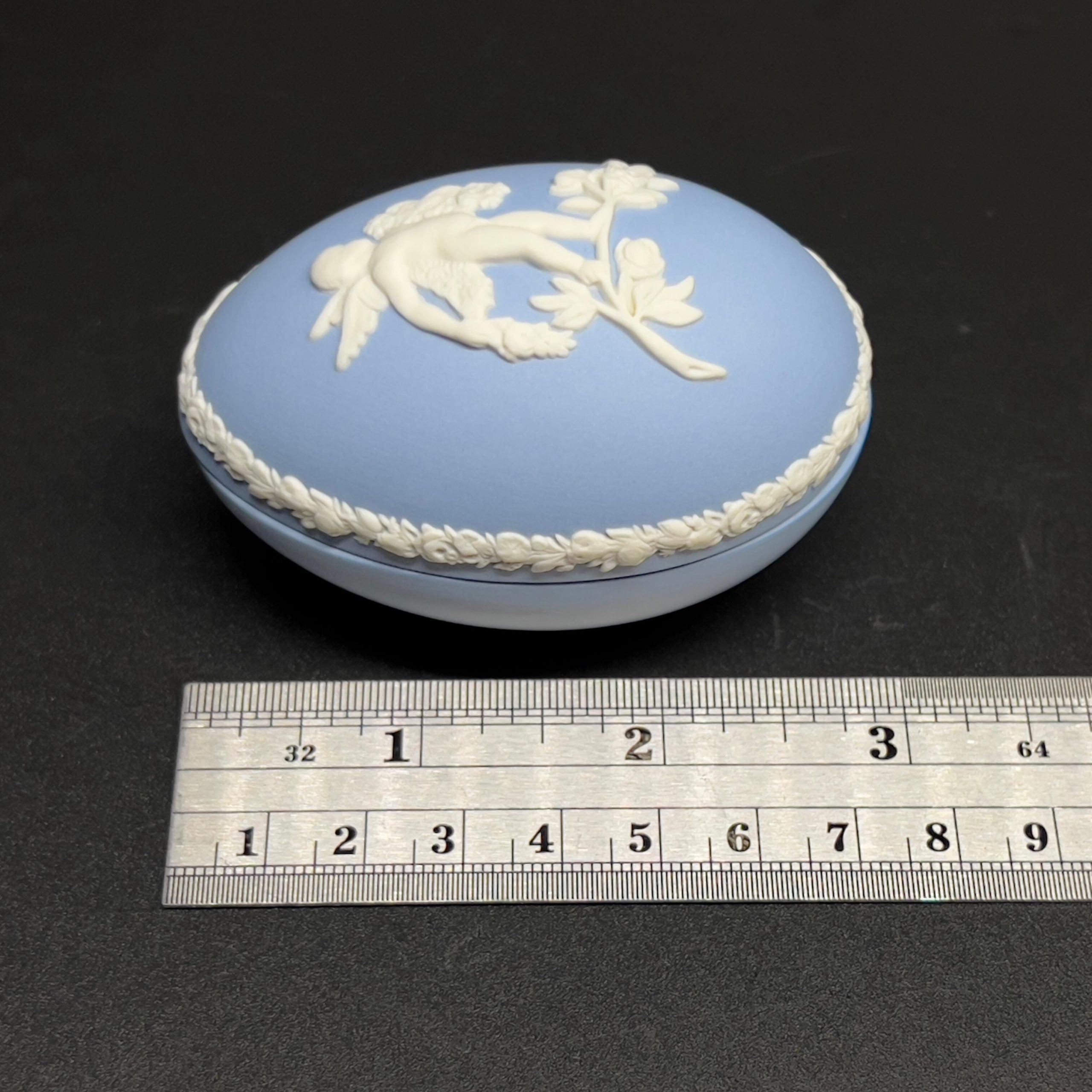 Vintage Wedgwood Blue Jasperware Egg Trinket Box: Cupid & Rose - Image 10