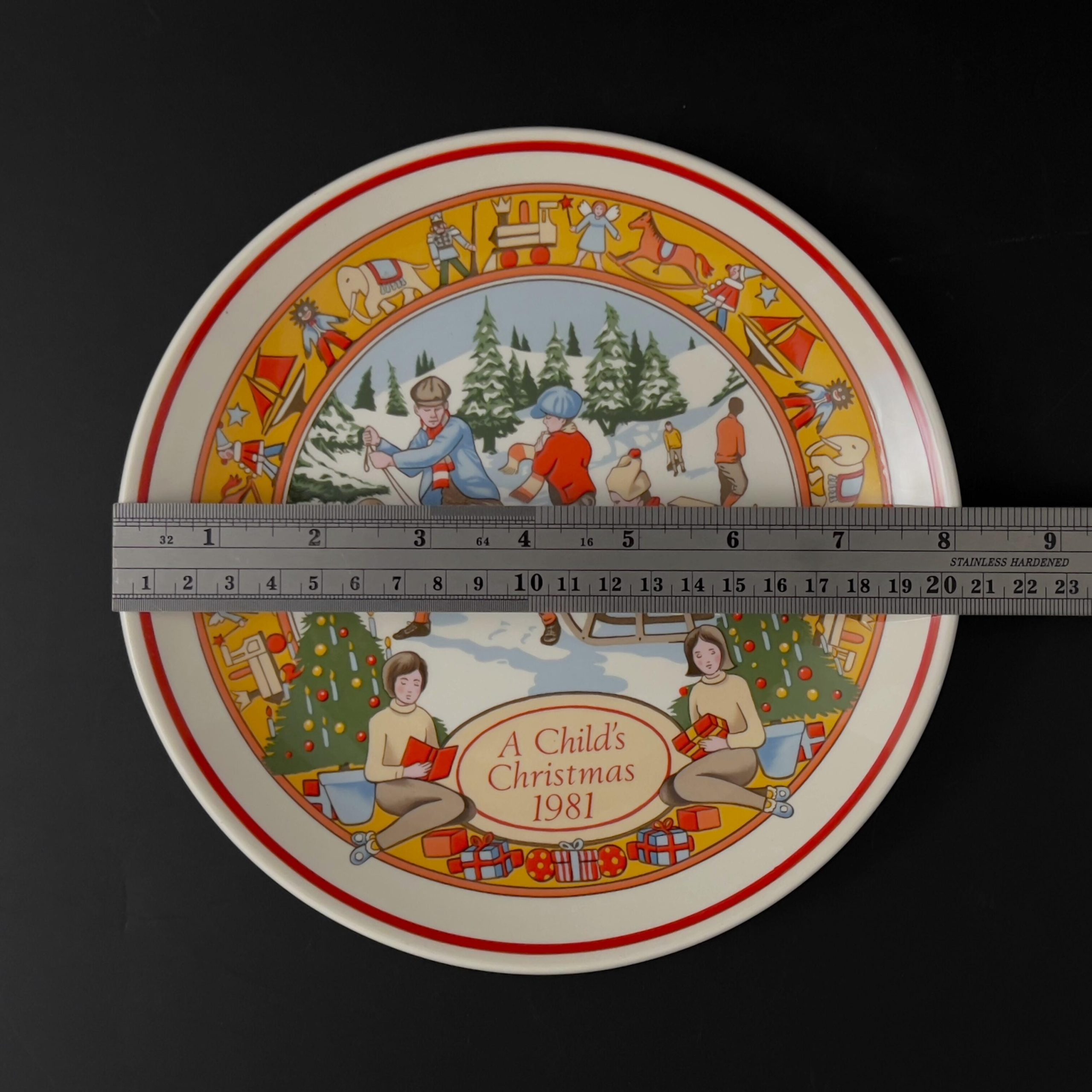Vintage Wedgwood Christmas Plate: A Child's Christmas 1981 Collector Edition - Image 9