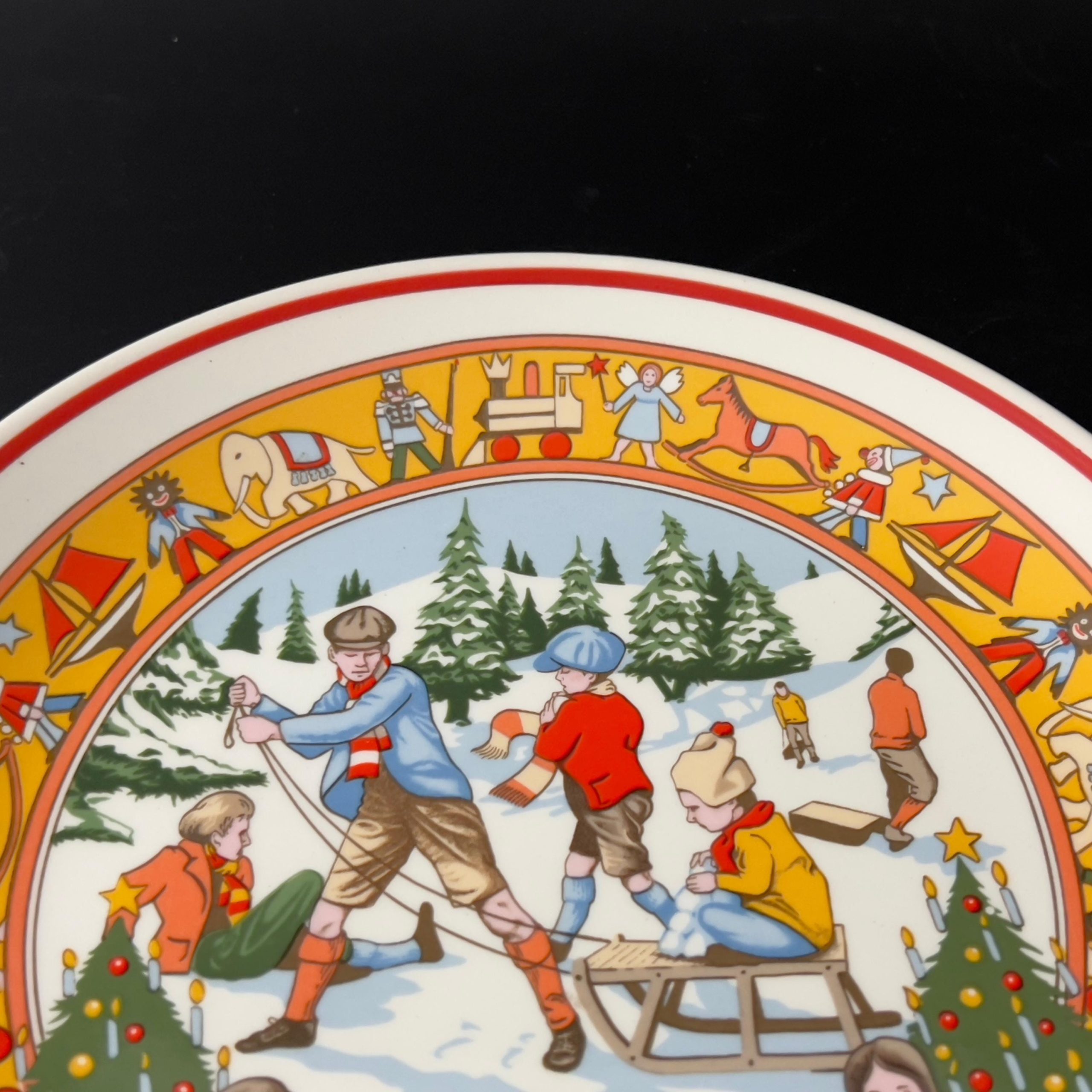 Vintage Wedgwood Christmas Plate: A Child's Christmas 1981 Collector Edition - Image 6