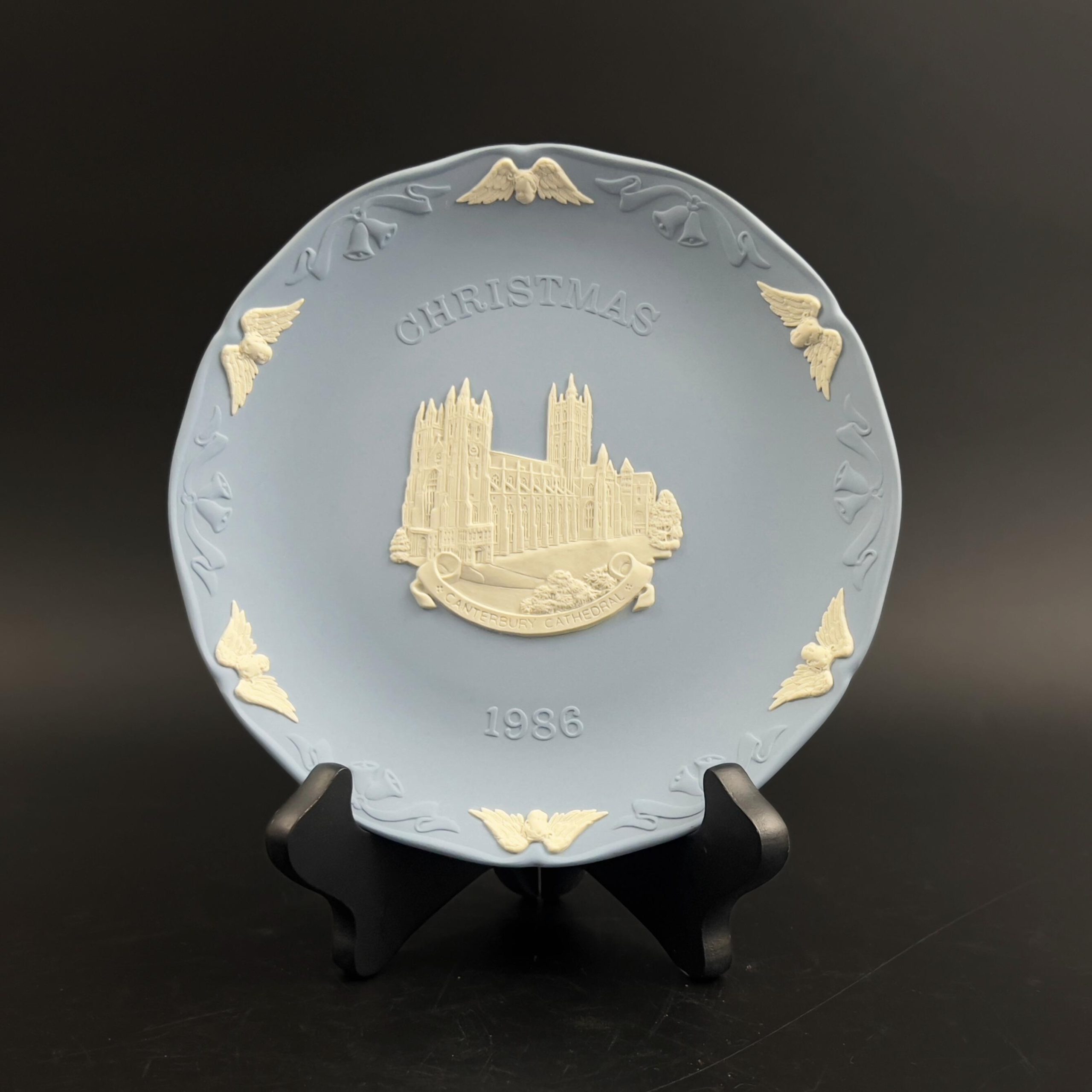 Vintage Wedgwood 1986 Christmas Plate: Blue Jasperware Canterbury Cathedral - Image 3