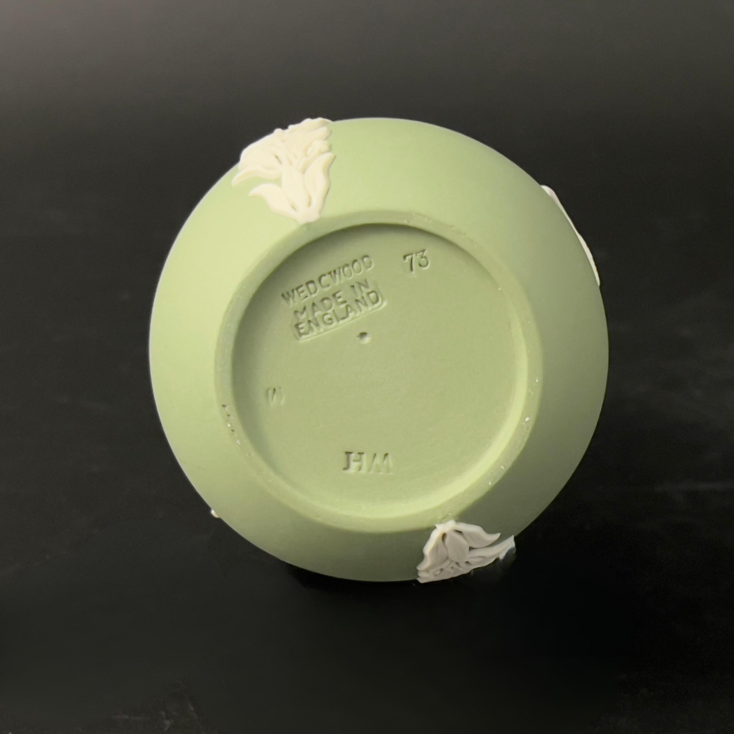 Vintage Wedgwood Jasperware Set: Sage Green Vase & Trinket Dish - Image 10