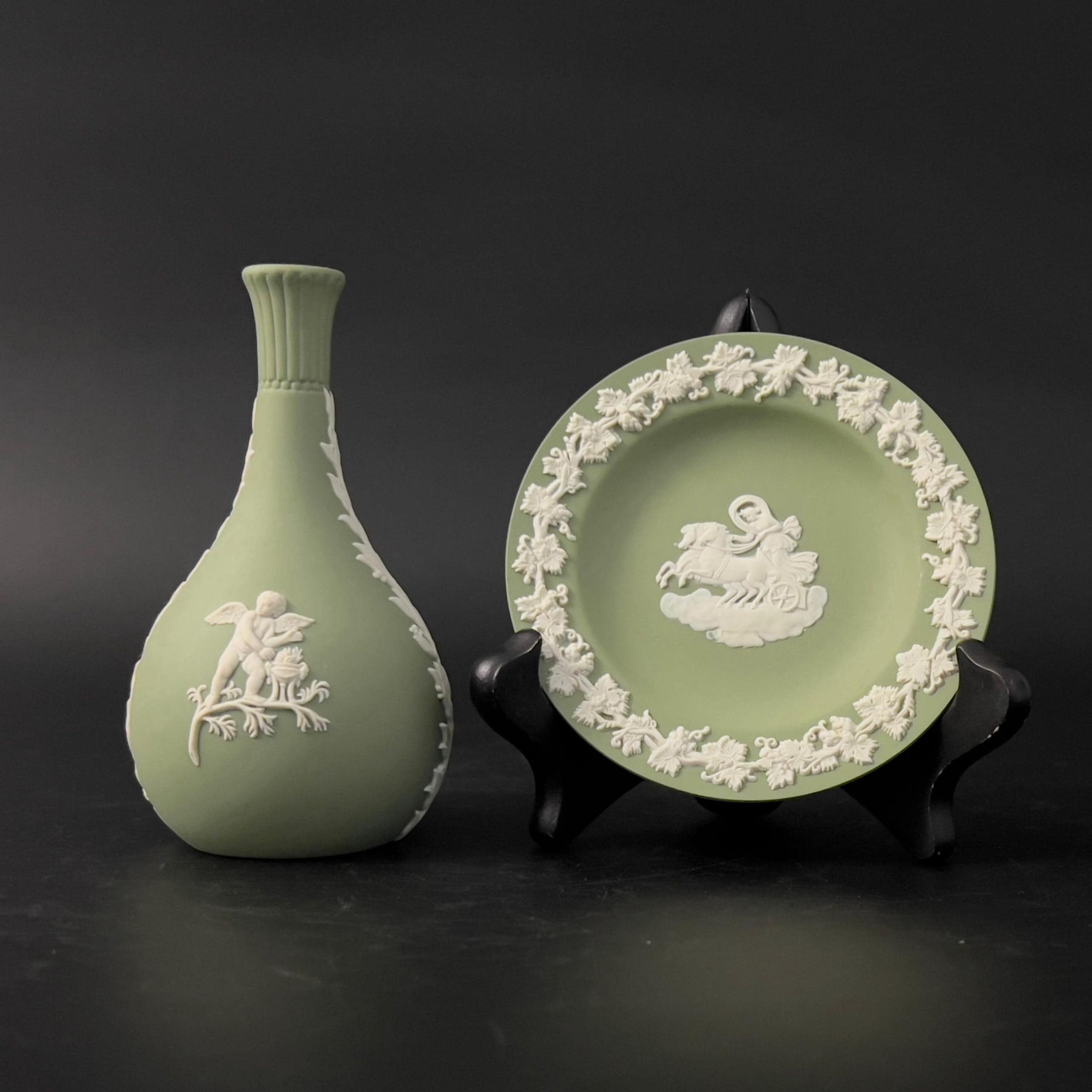 Vintage Wedgwood Jasperware Set: Sage Green Vase & Trinket Dish - Image 4