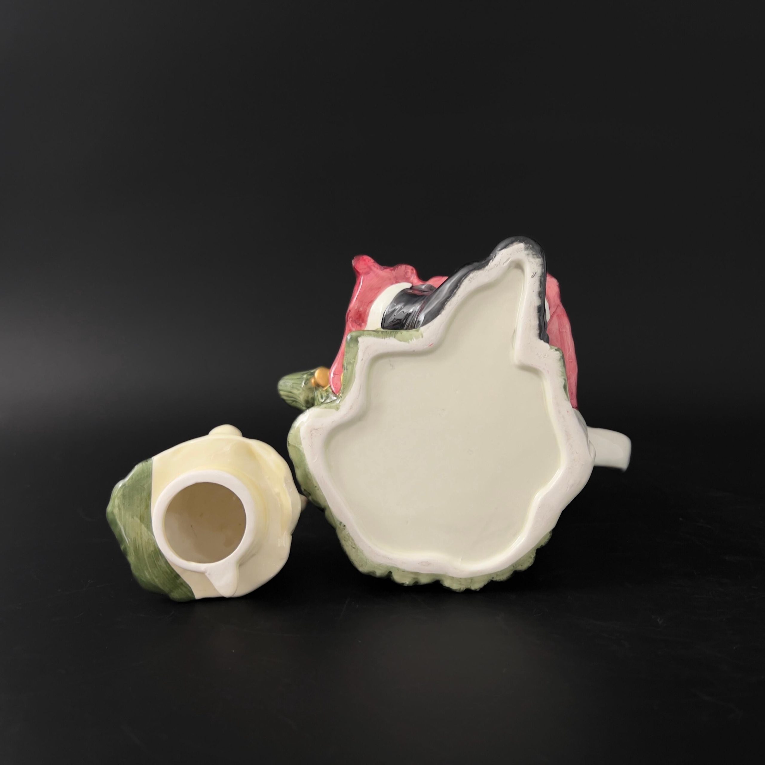 Vintage Santa Teapot: Windsor Collection Ceramic Christmas Decor - Image 11