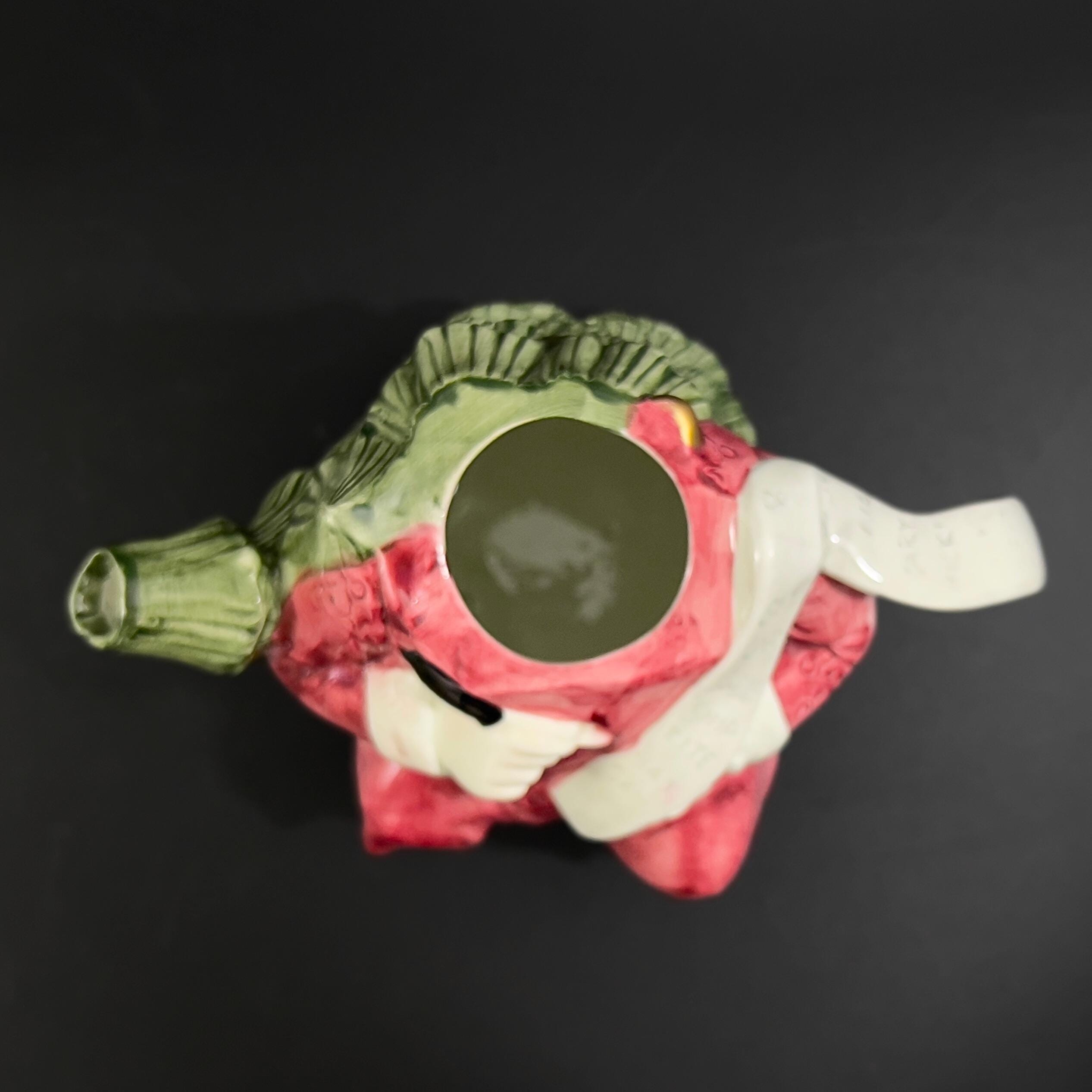 Vintage Santa Teapot: Windsor Collection Ceramic Christmas Decor - Image 8