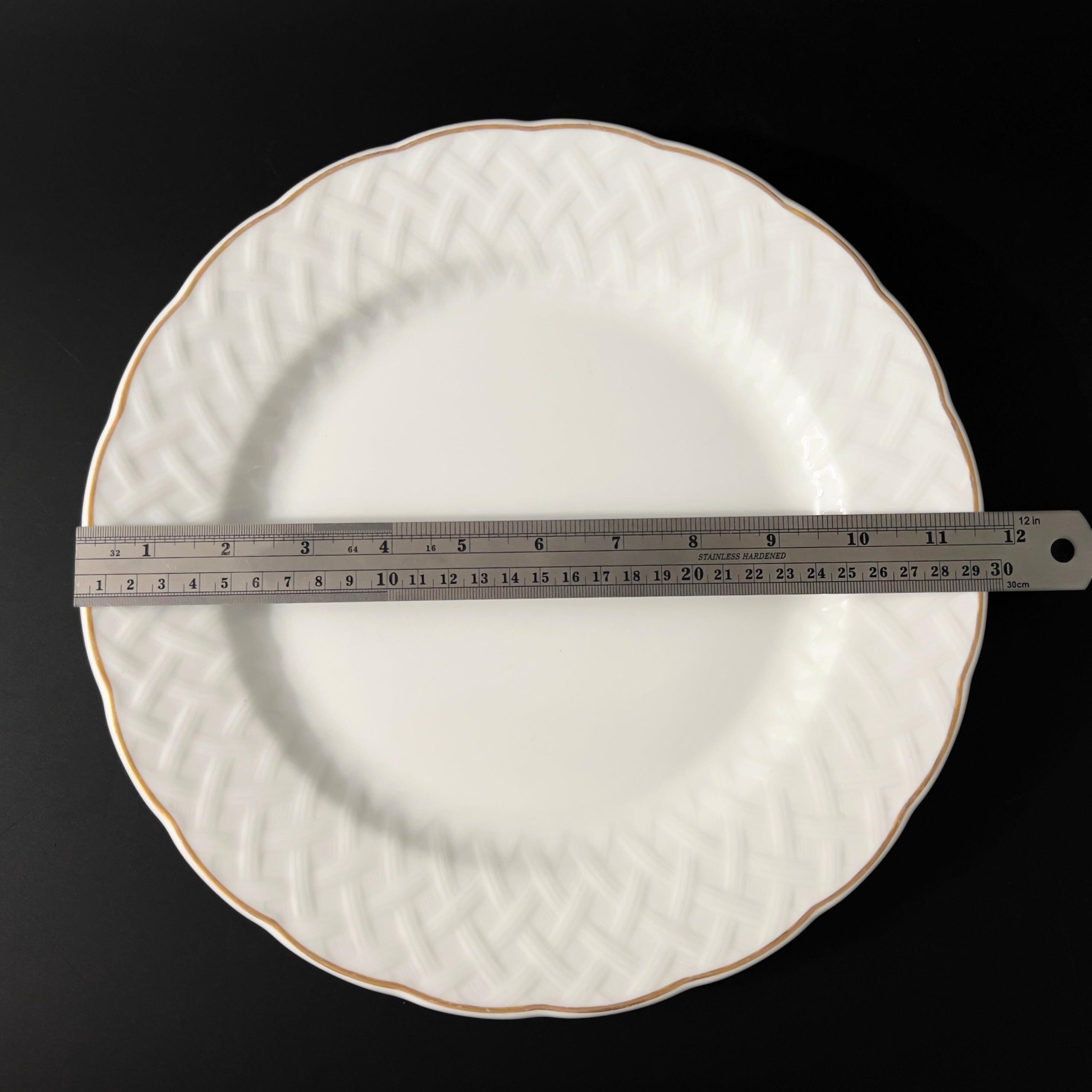 Vintage Bernardaud Limoges Platter: Baudelaire Basketweave, Gold Trim (11.5-Inch) - Image 9