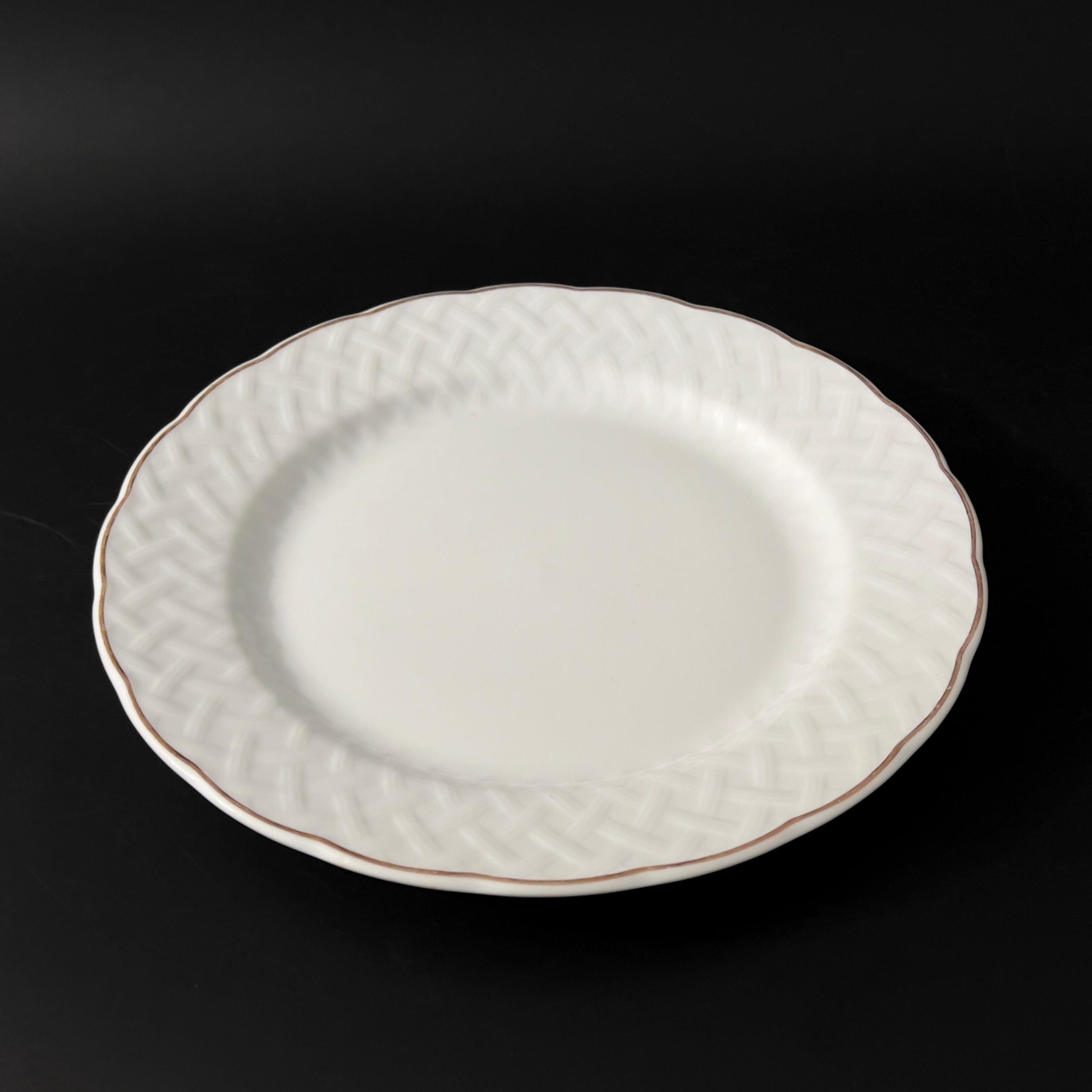 Vintage Bernardaud Limoges Platter: Baudelaire Basketweave, Gold Trim (11.5-Inch) - Image 4