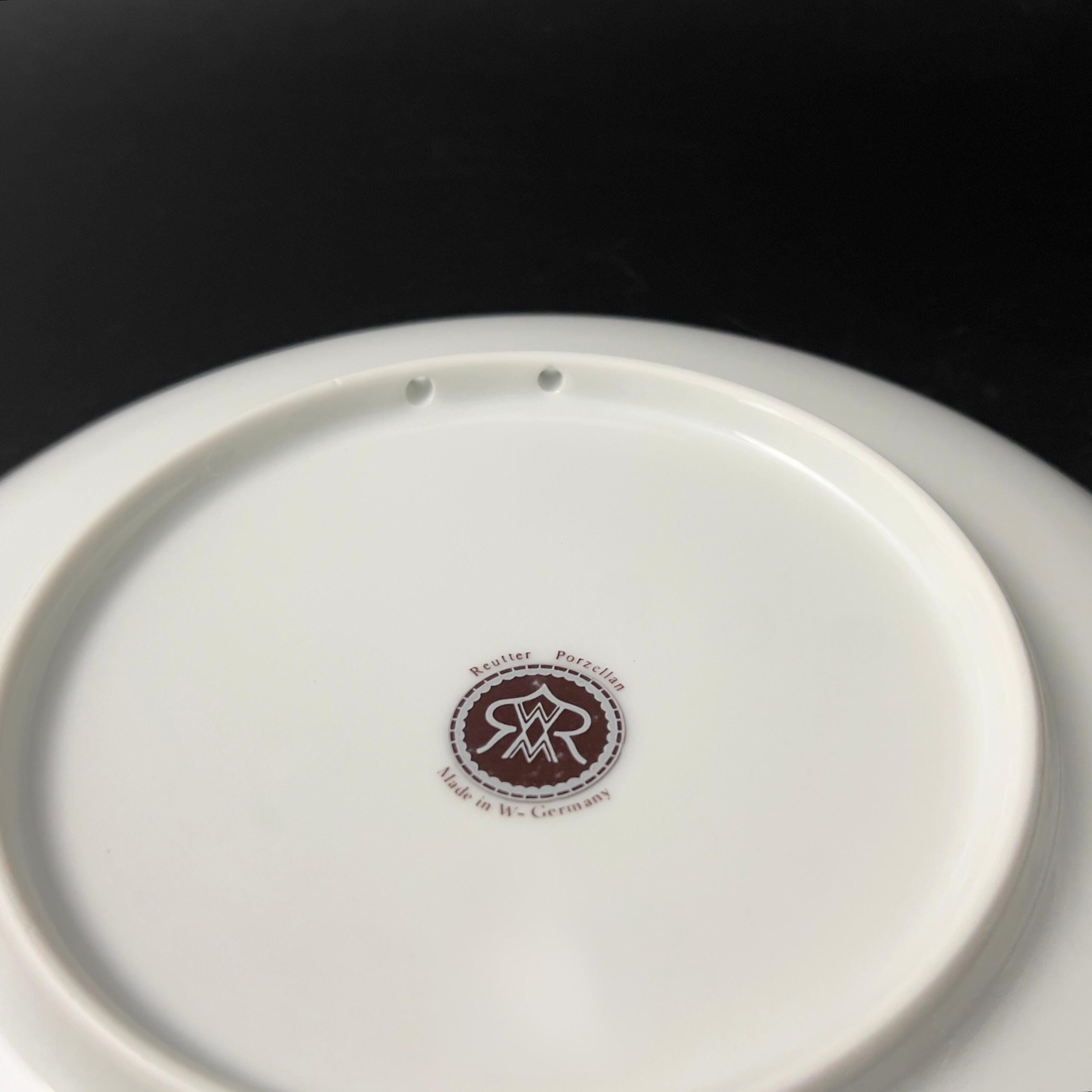 Vintage Barbara Fürstenhöfer Bavarian Wall Plates: Autumn & Winter Set - Image 10