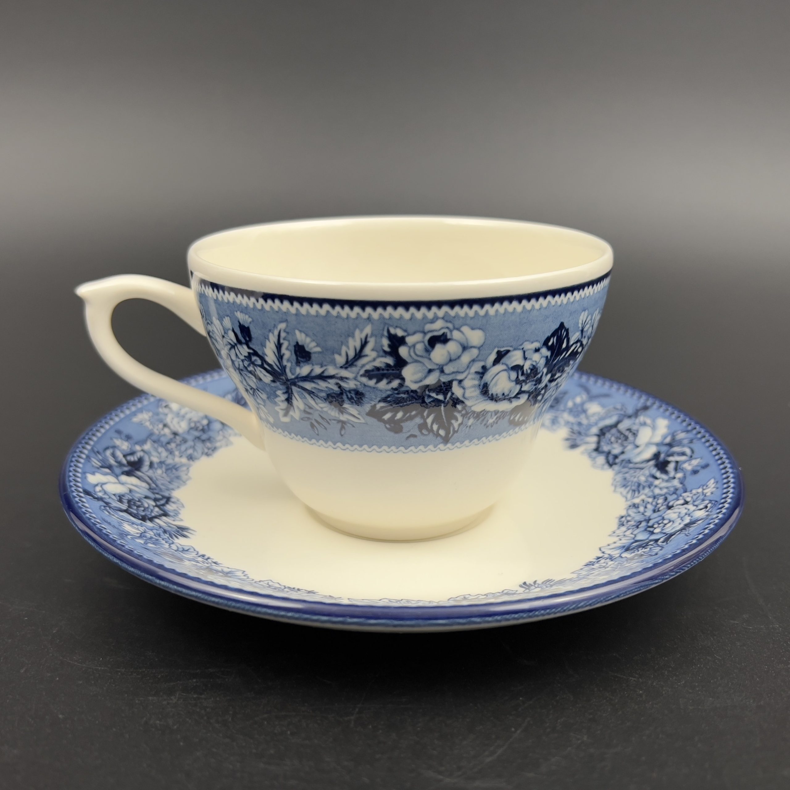 Vintage Wedgwood Highgrove Teacup and Saucer Set: Blue Floral Transferware - Image 4