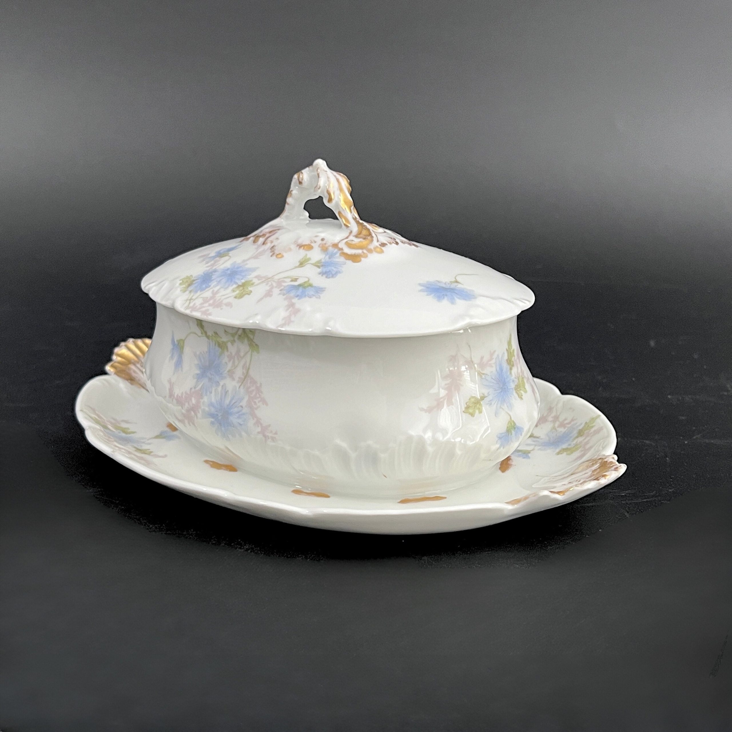 Antique Haviland Limoges Gravy Boat with Lid: Blue Floral, Gilt Accent, 1900s - Image 3