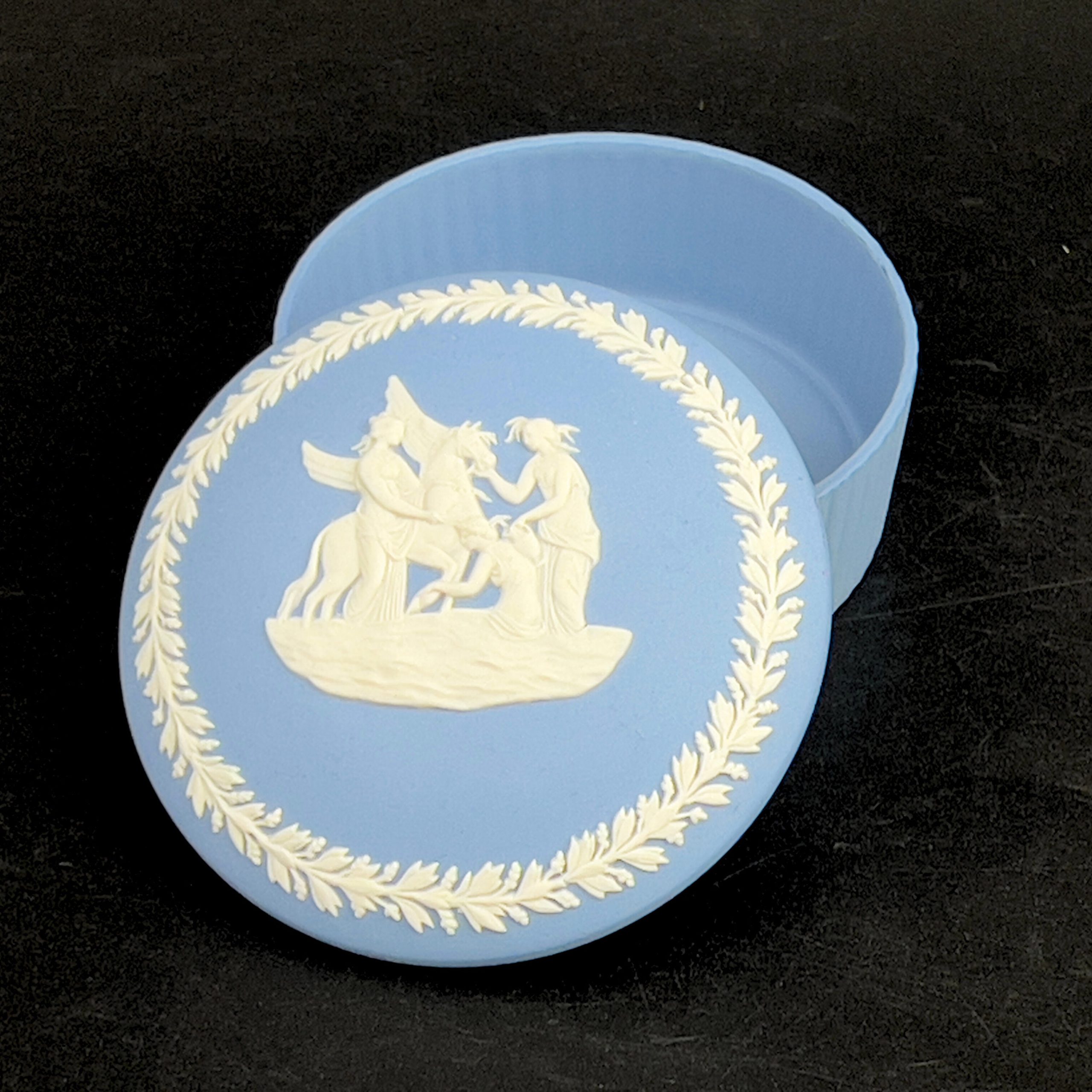 Vintage Wedgwood Blue Jasperware Box: Pegasus Trinket Dish - Image 4