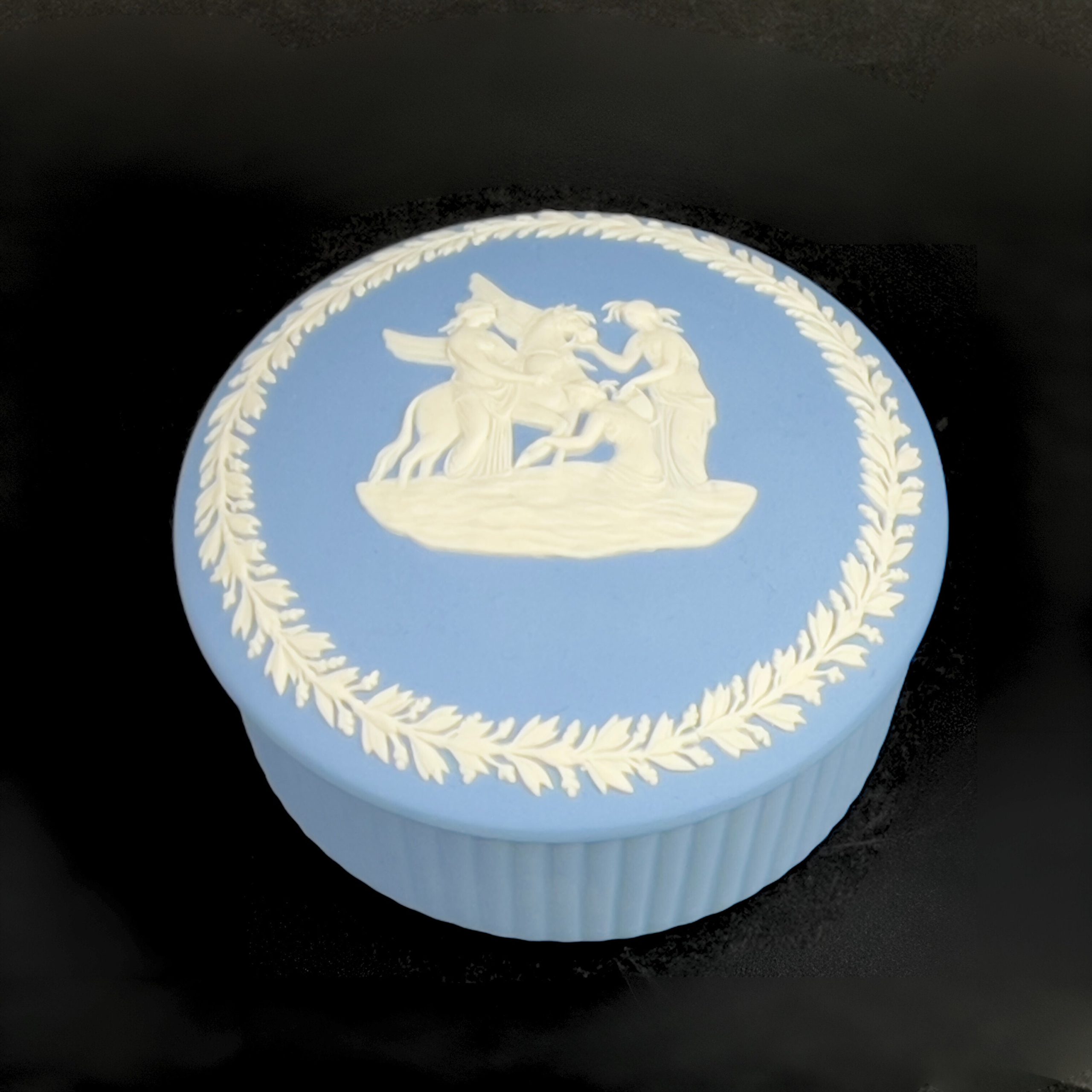 Vintage Wedgwood Blue Jasperware Box: Pegasus Trinket Dish - Image 3