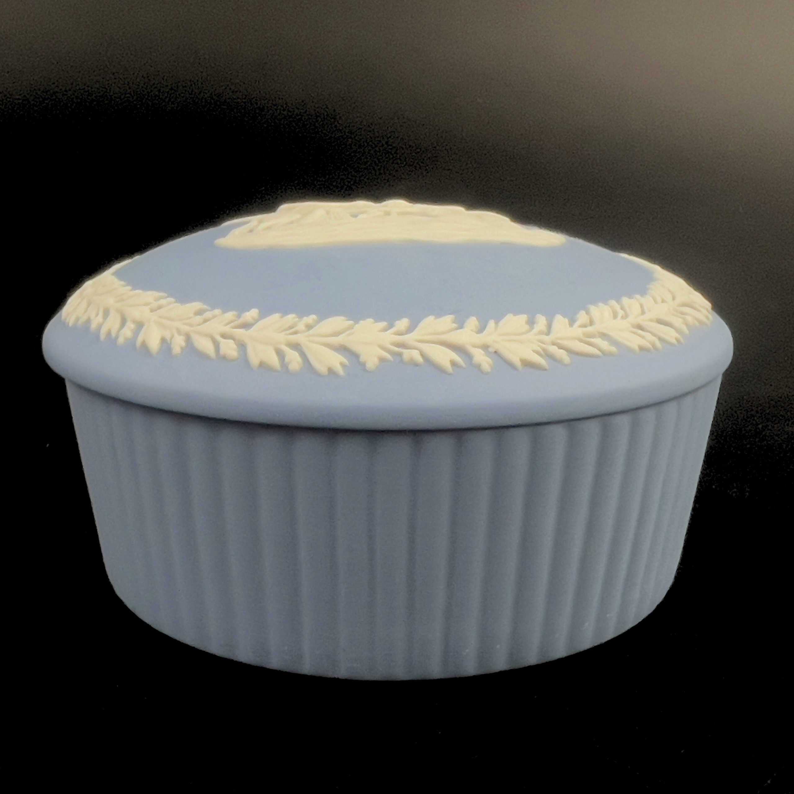 Vintage Wedgwood Blue Jasperware Box: Pegasus Trinket Dish - Image 6