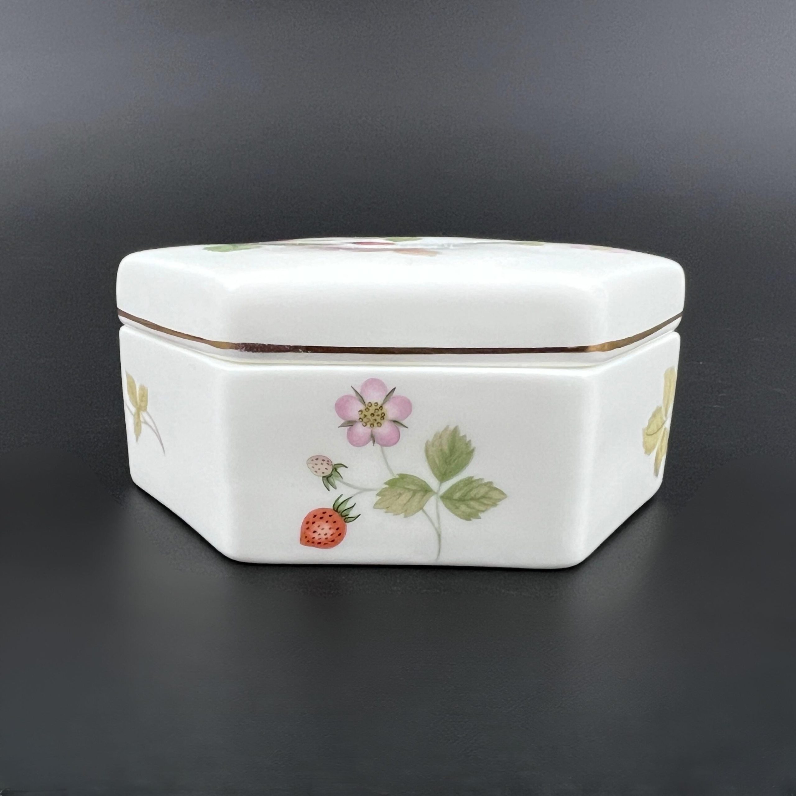 Vintage Wedgwood Wild Strawberry Trinket Box: Hexagonal Bone China - Image 5