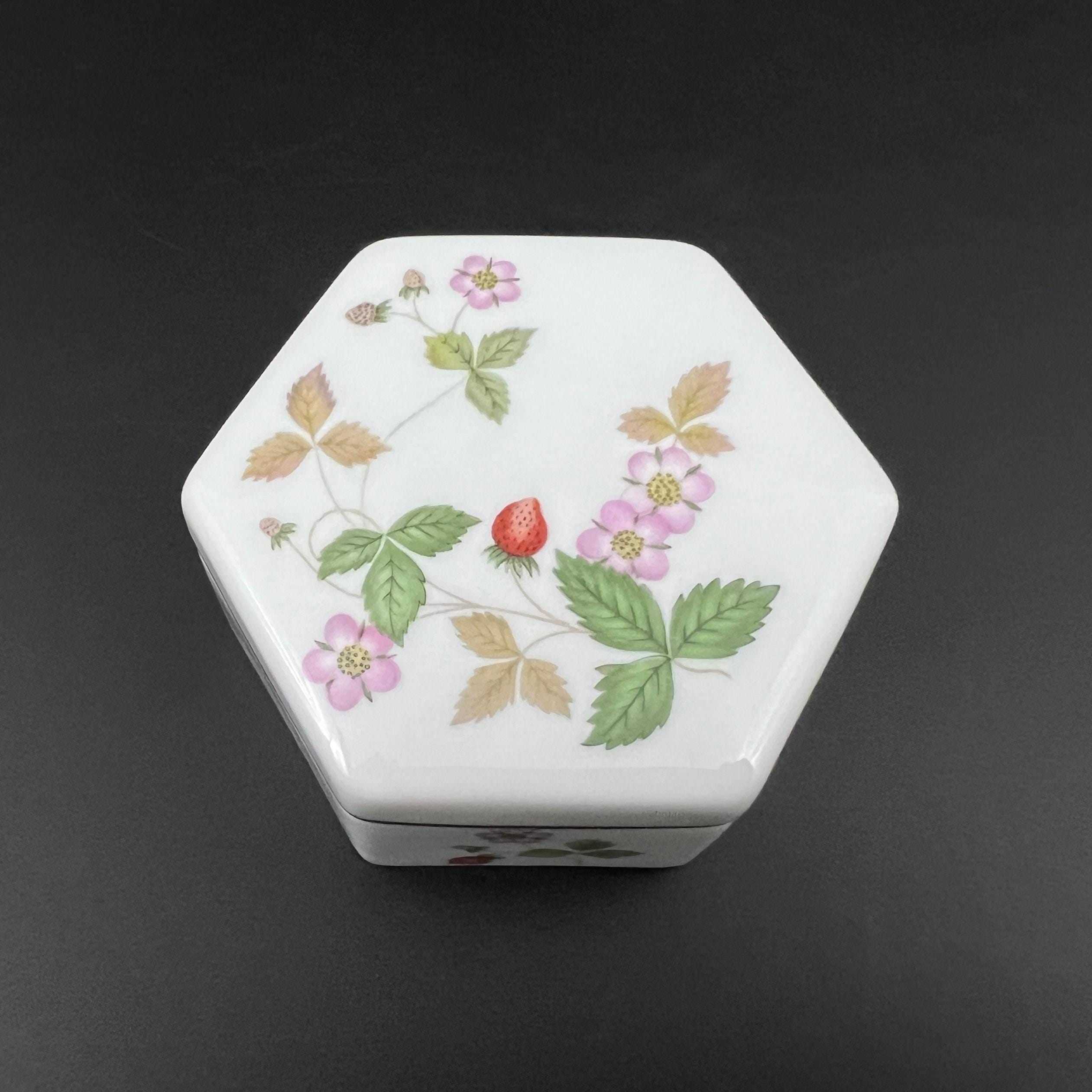 Vintage Wedgwood Wild Strawberry Trinket Box: Hexagonal Bone China - Image 3