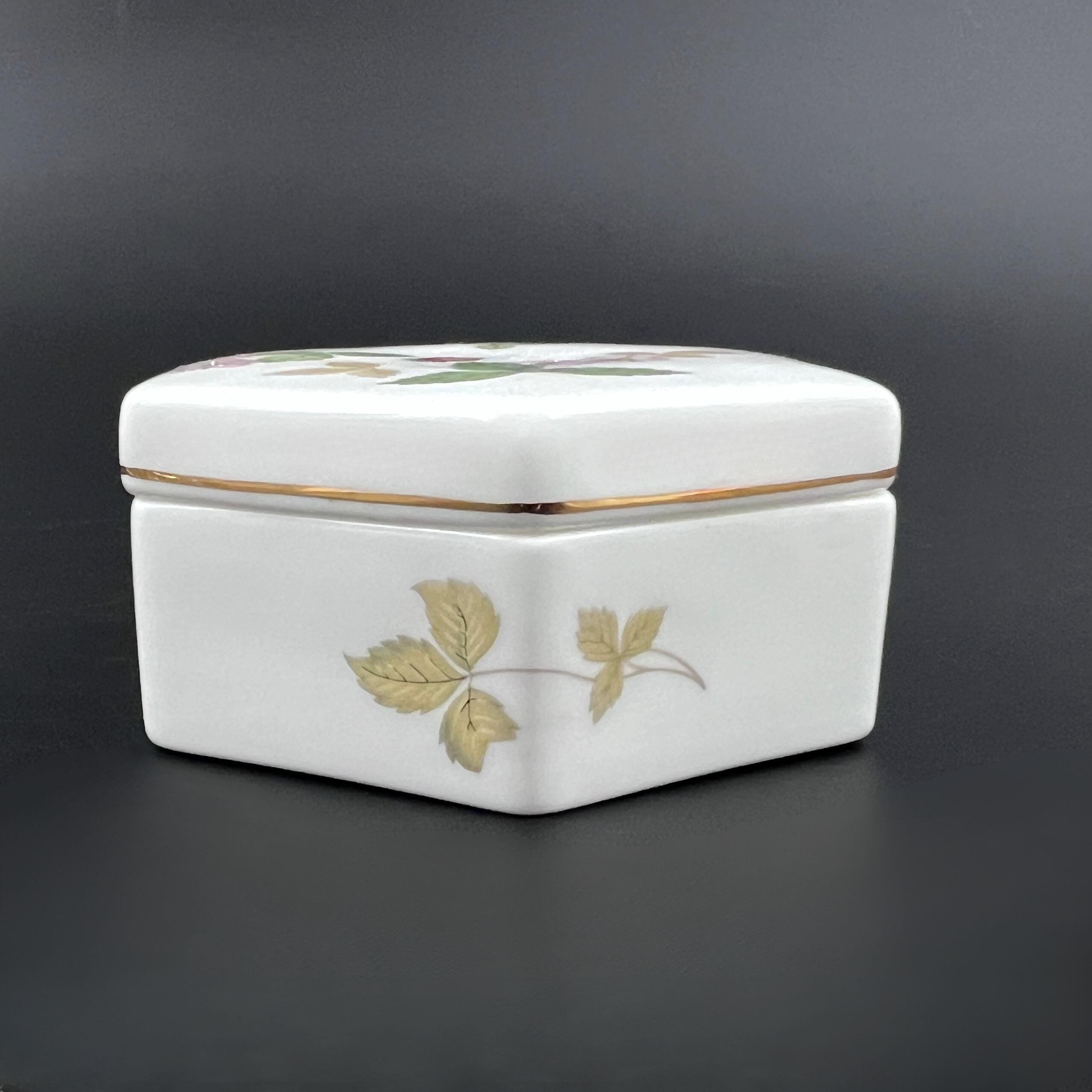 Vintage Wedgwood Wild Strawberry Trinket Box: Hexagonal Bone China - Image 6