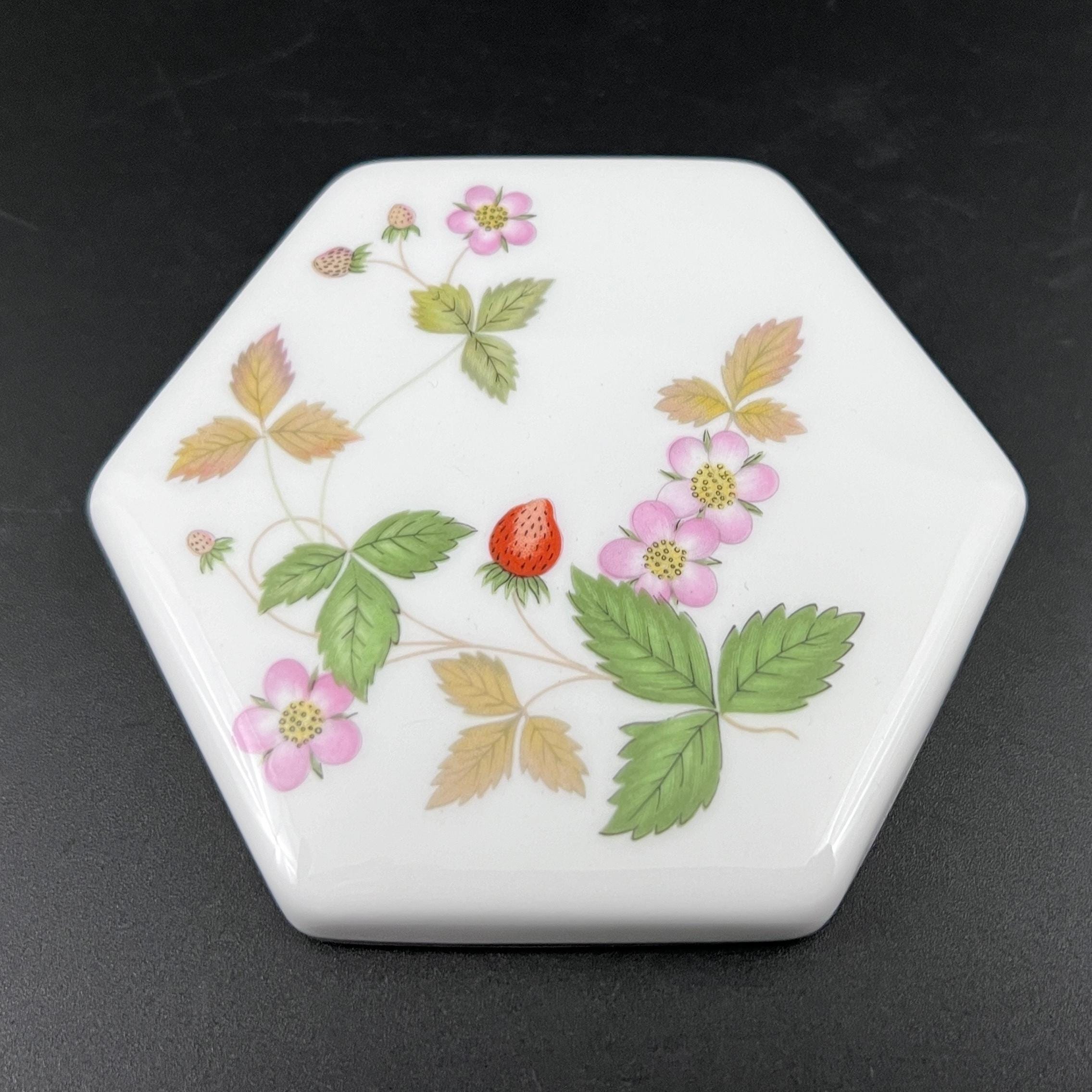 Vintage Wedgwood Wild Strawberry Trinket Box: Hexagonal Bone China - Image 4