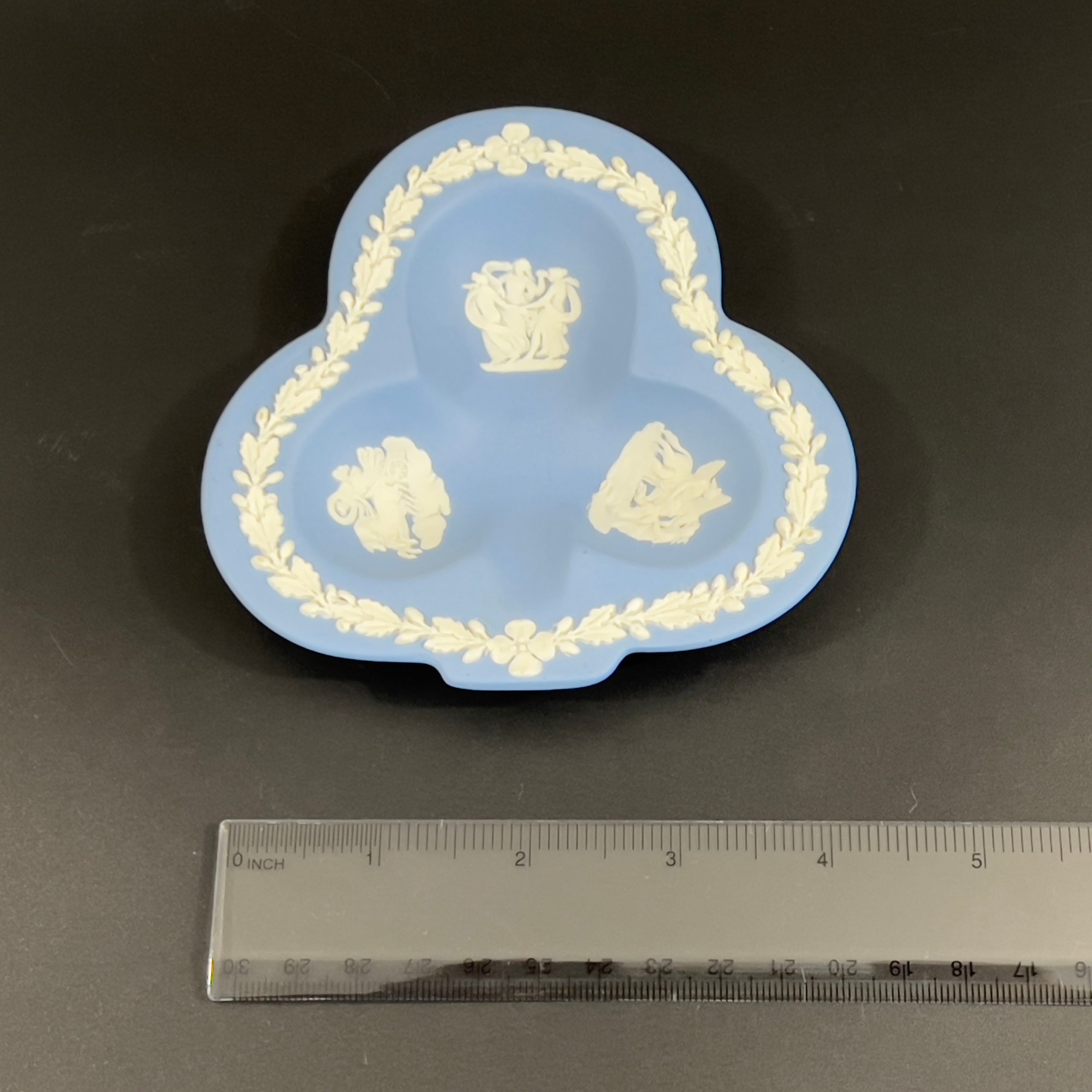 Vintage Wedgwood Jasperware Clover Trinket Dish: Blue Card Suit Collection - Image 5