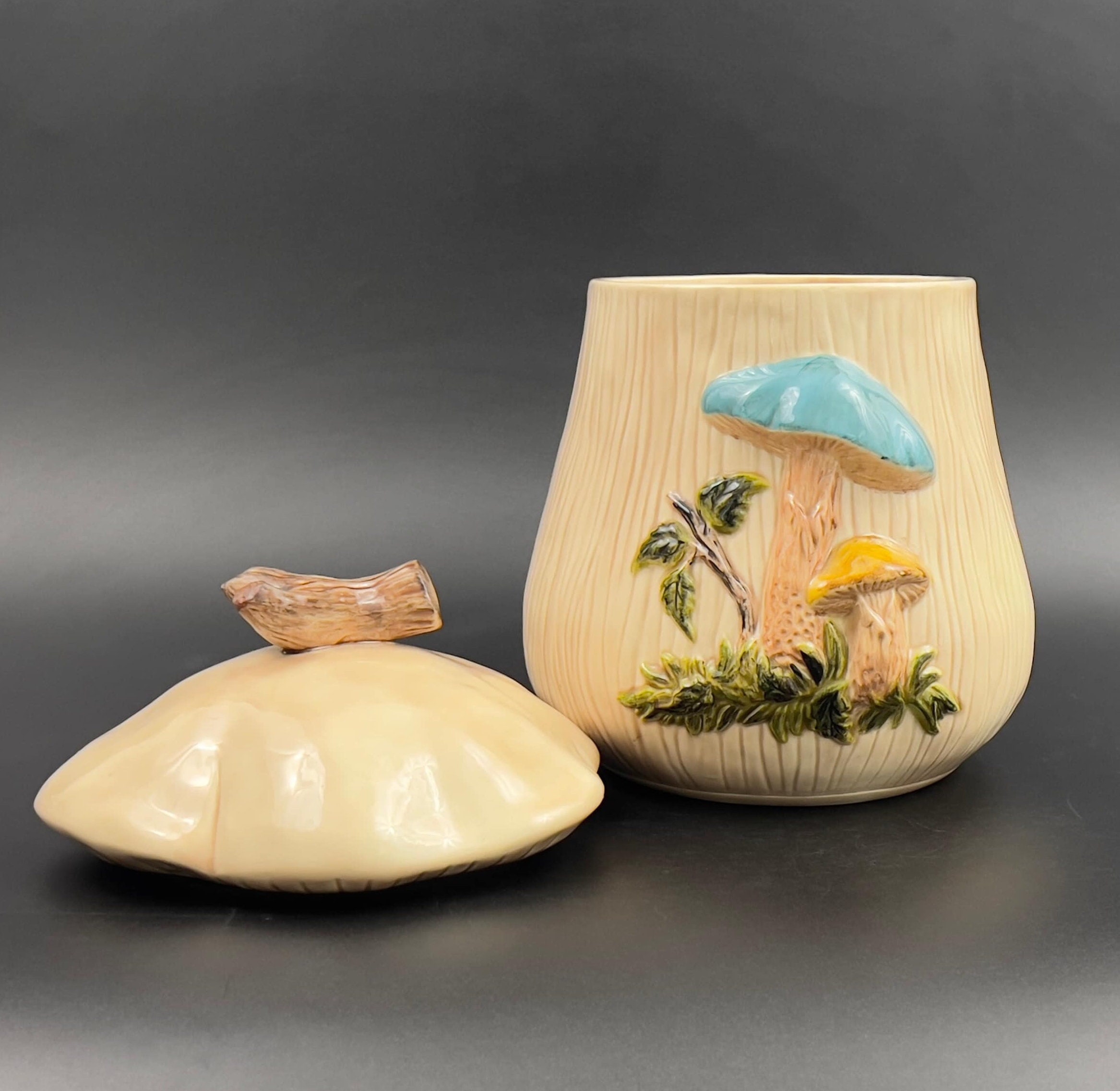 Vintage 1970s Ceramic Mushroom Cookie Jar with Lid - Image 5