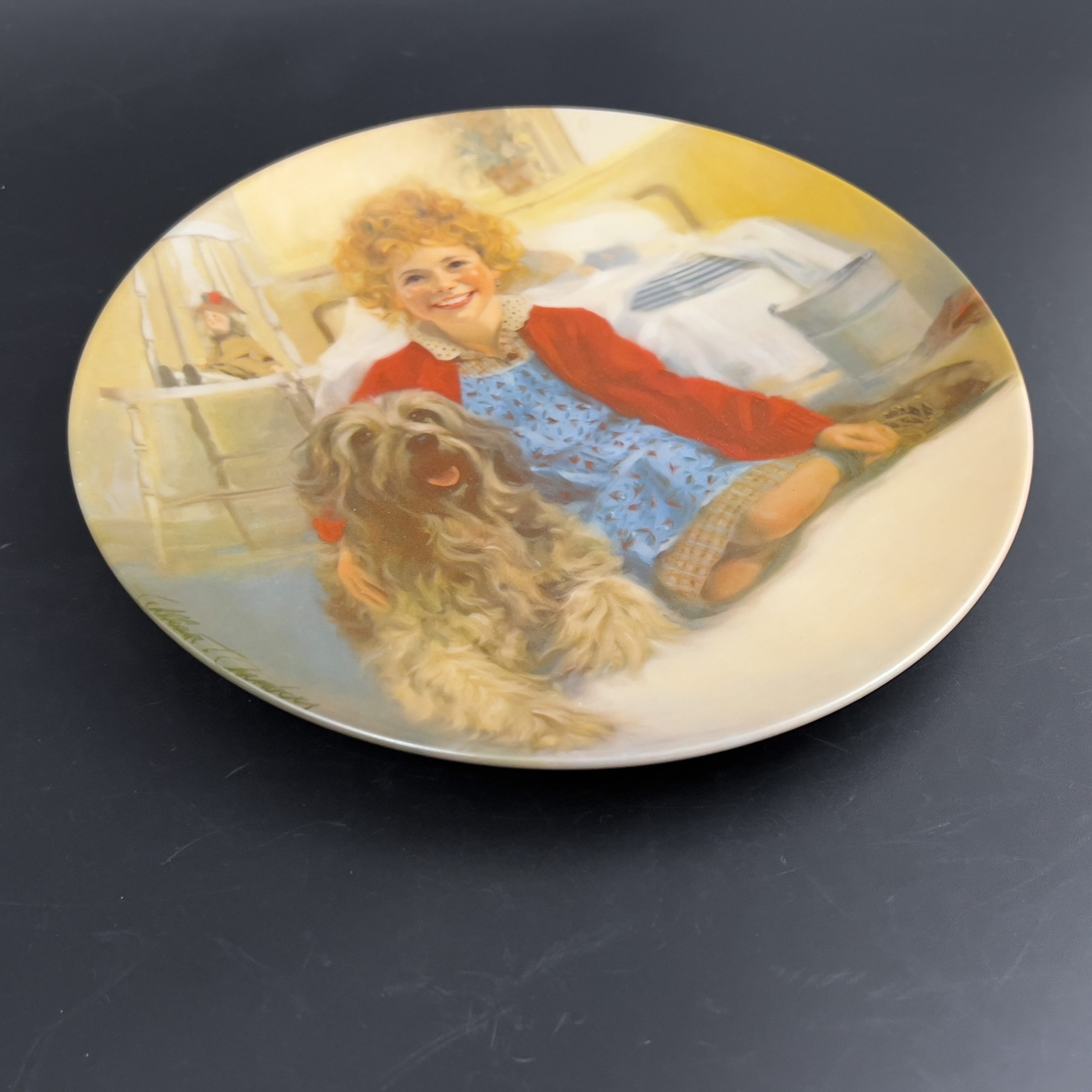 1983 Little Orphan Annie Collector Plate: Annie and Sandy, William Chambers Art - Image 9
