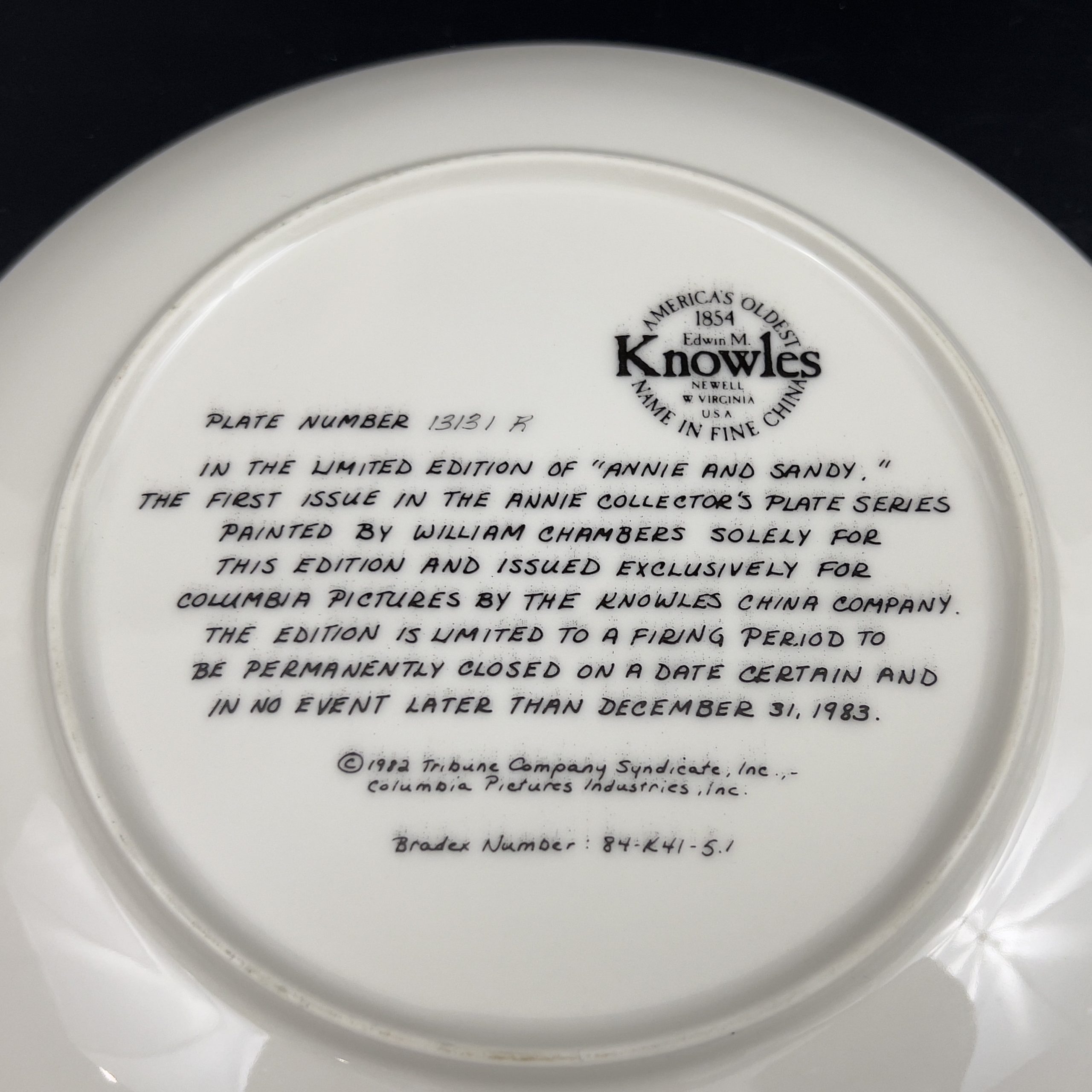 1983 Little Orphan Annie Collector Plate: Annie and Sandy, William Chambers Art - Image 11