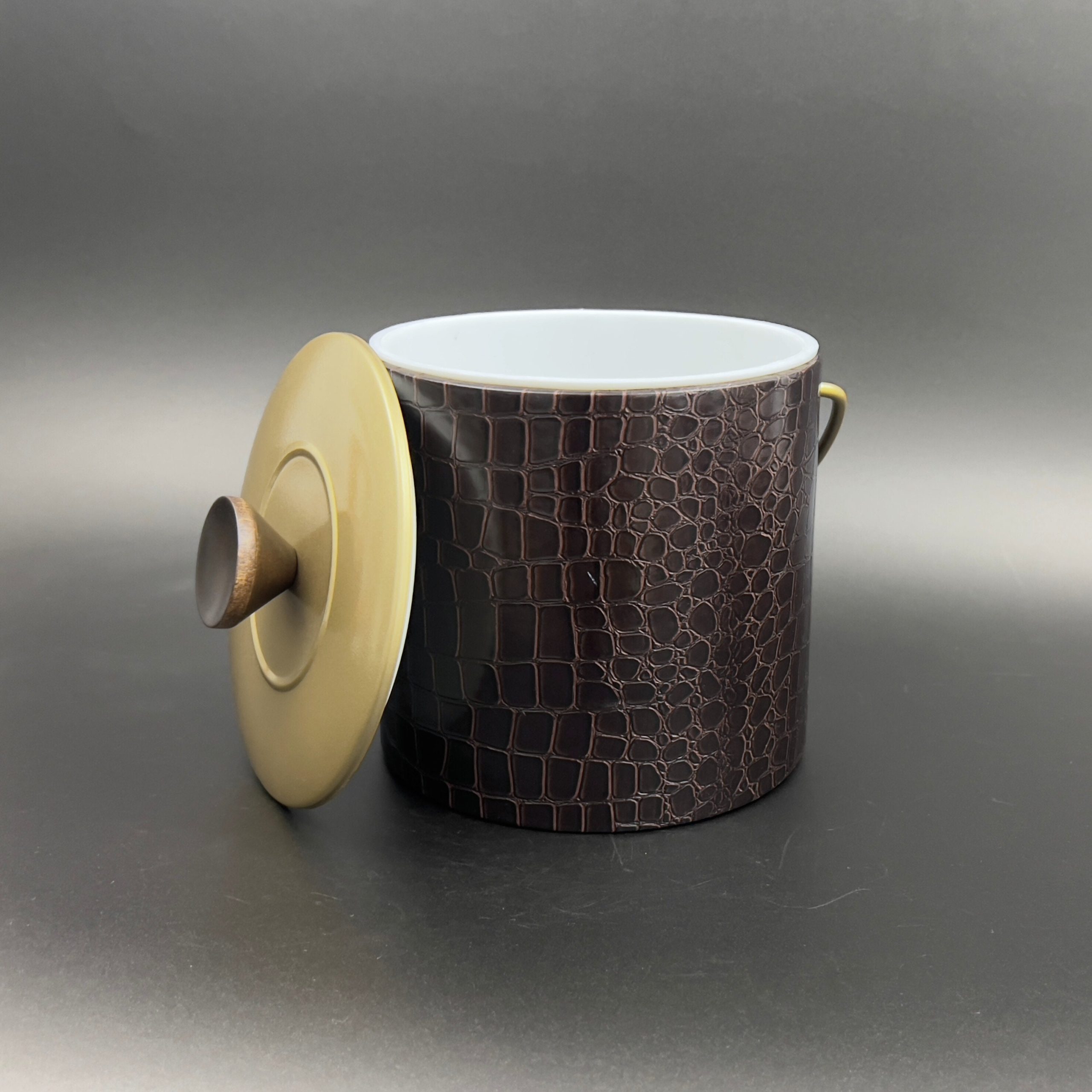 Midcentury Faux Crocodile Ice Bucket: Brass Accent Barware - Image 4