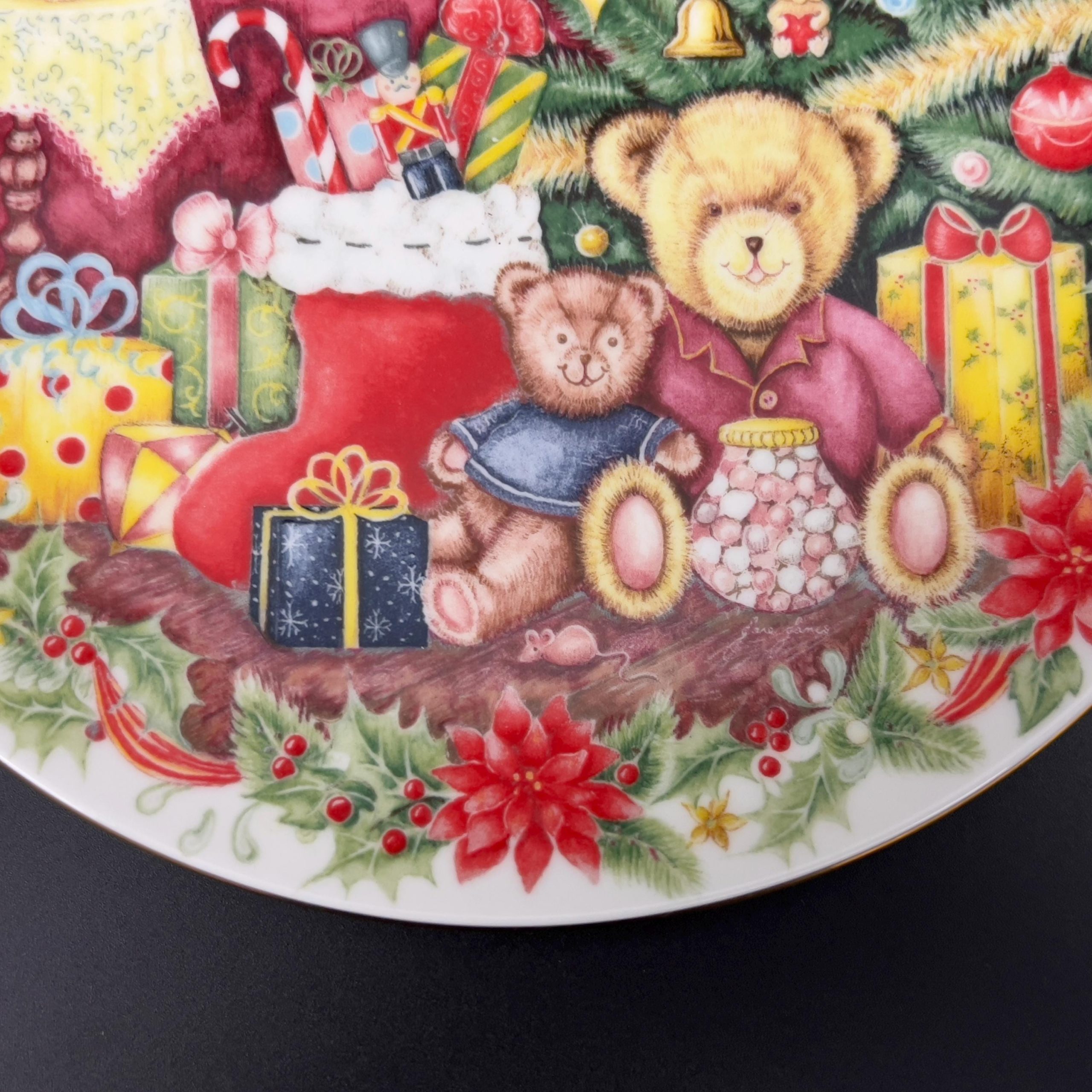 Vintage Royal Doulton Christmas Plate: "Together for Christmas" Fine Bone China Decor - Image 8
