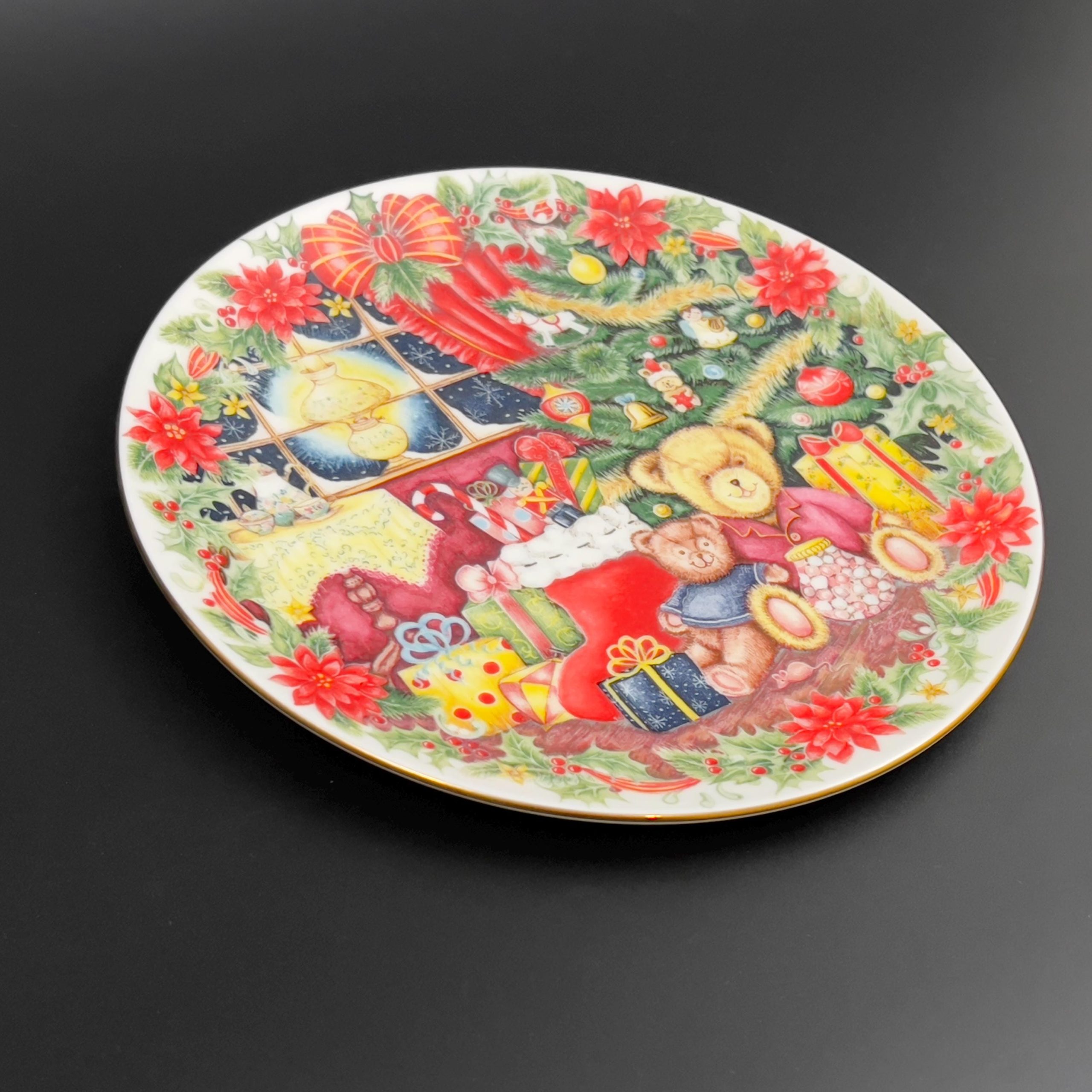 Vintage Royal Doulton Christmas Plate: "Together for Christmas" Fine Bone China Decor - Image 4