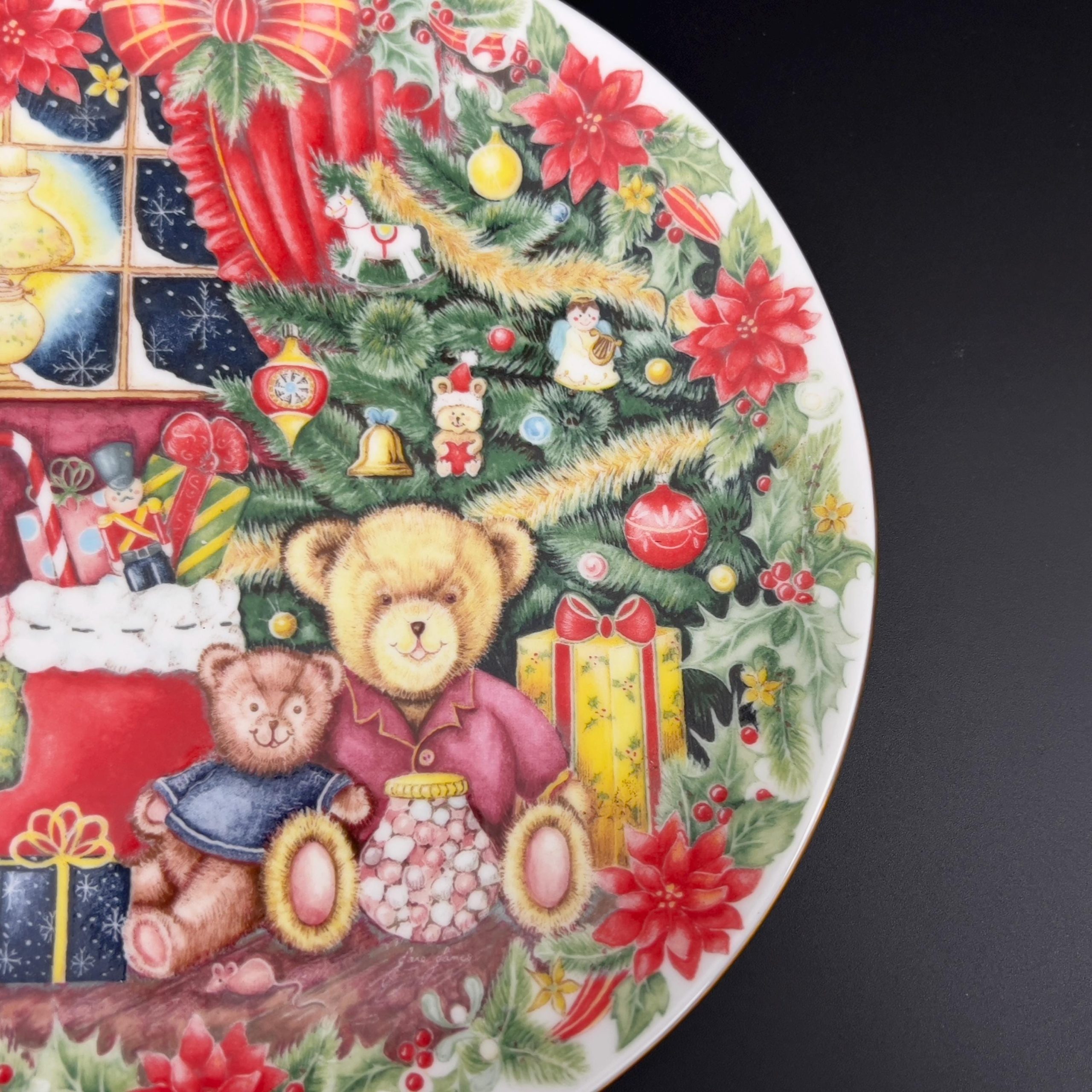 Vintage Royal Doulton Christmas Plate: "Together for Christmas" Fine Bone China Decor - Image 5