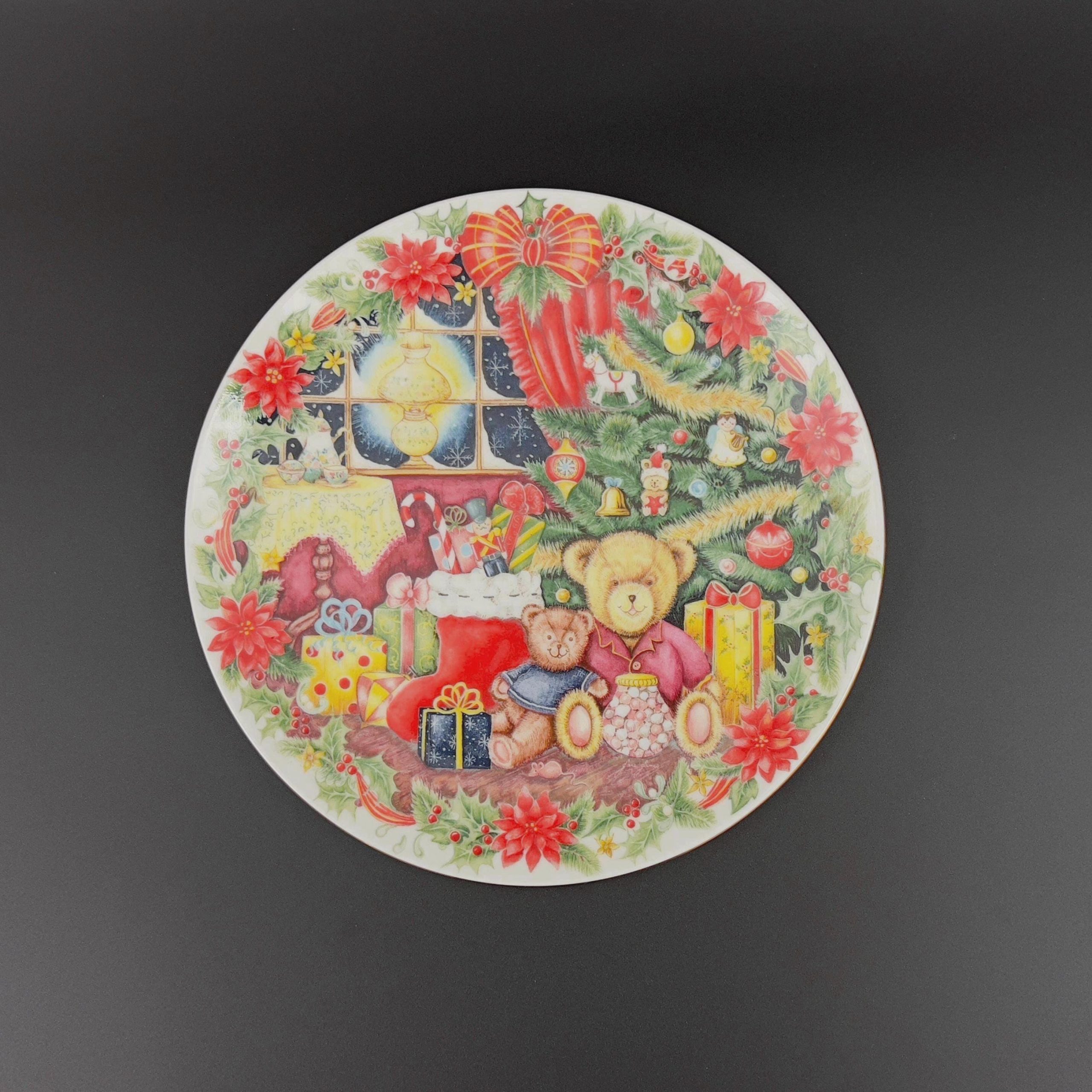 Vintage Royal Doulton Christmas Plate: "Together for Christmas" Fine Bone China Decor - Image 3