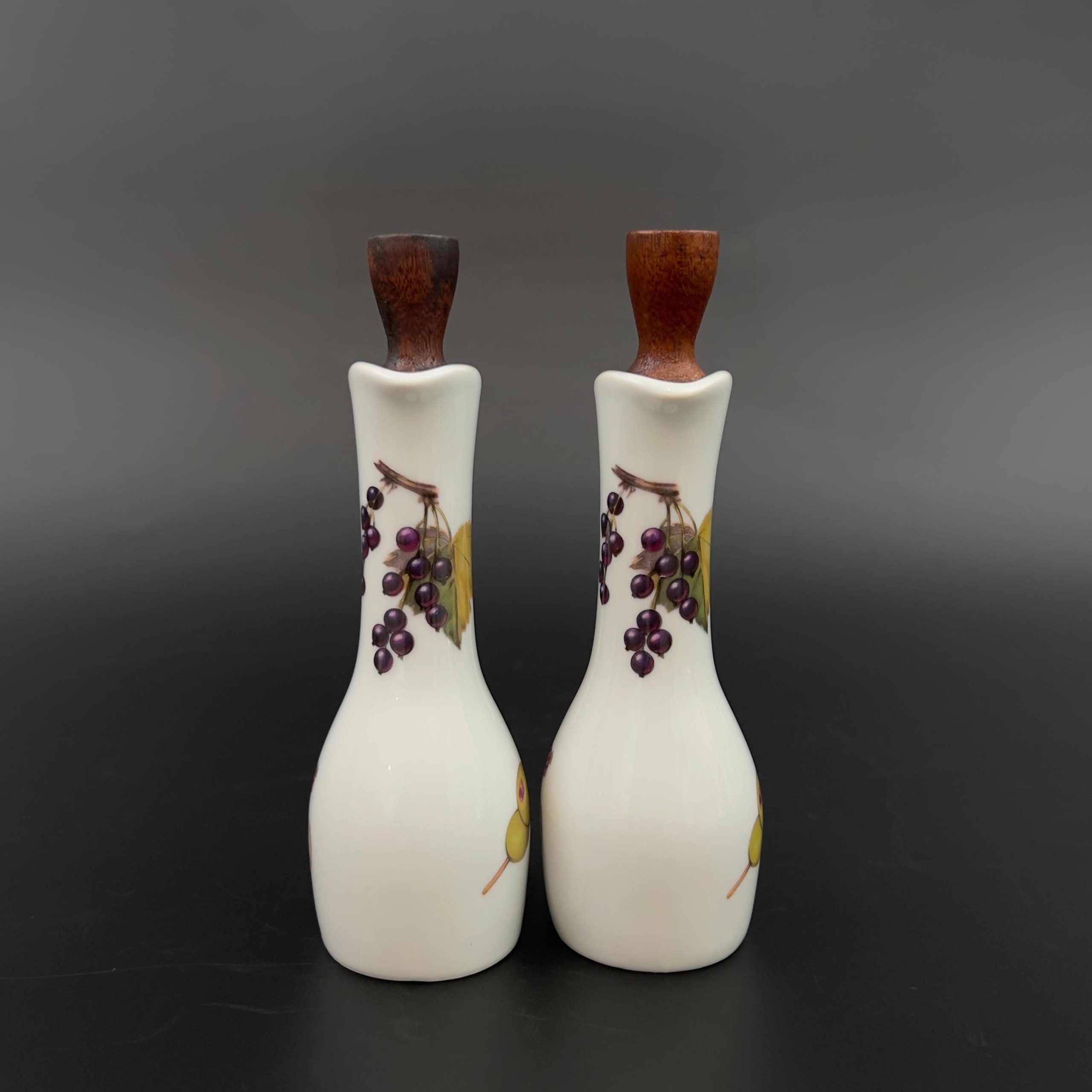 Vintage Royal Worcester Cruet Set: Mid-Century Evesham Severn Shape - Image 4
