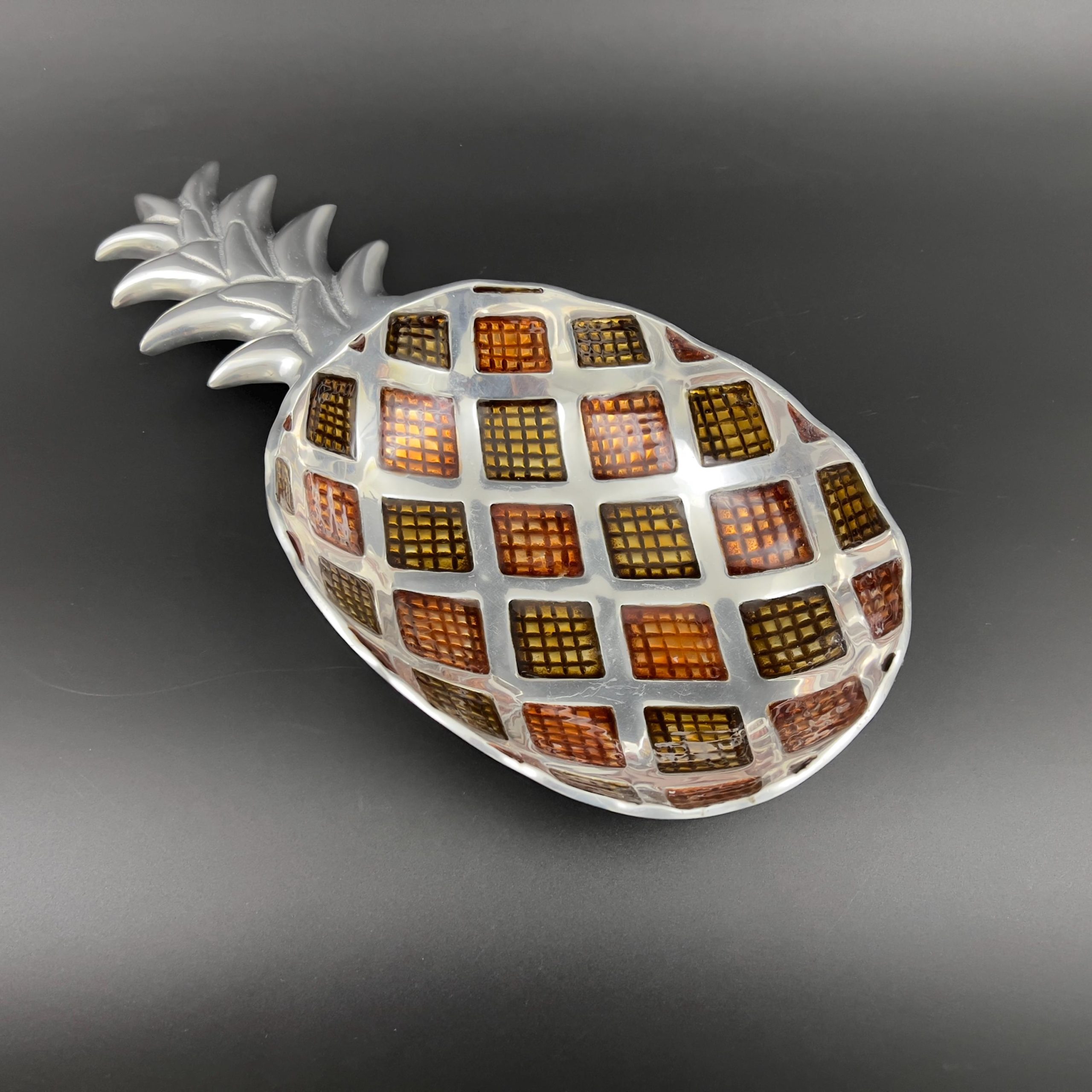 Vintage Pineapple Tray: Pewter Metal with Resin Diamond Pattern - Image 3