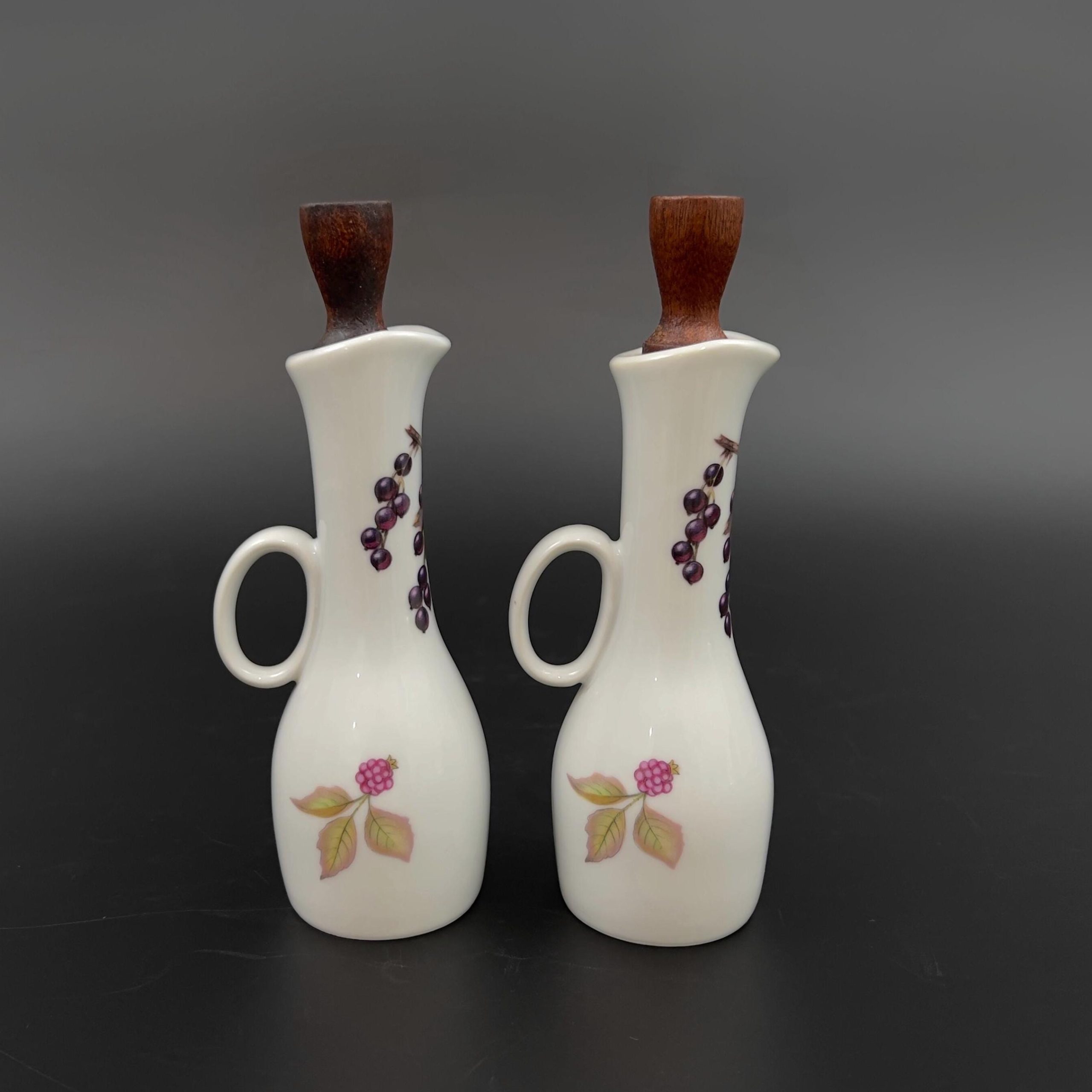 Vintage Royal Worcester Cruet Set: Mid-Century Evesham Severn Shape - Image 5