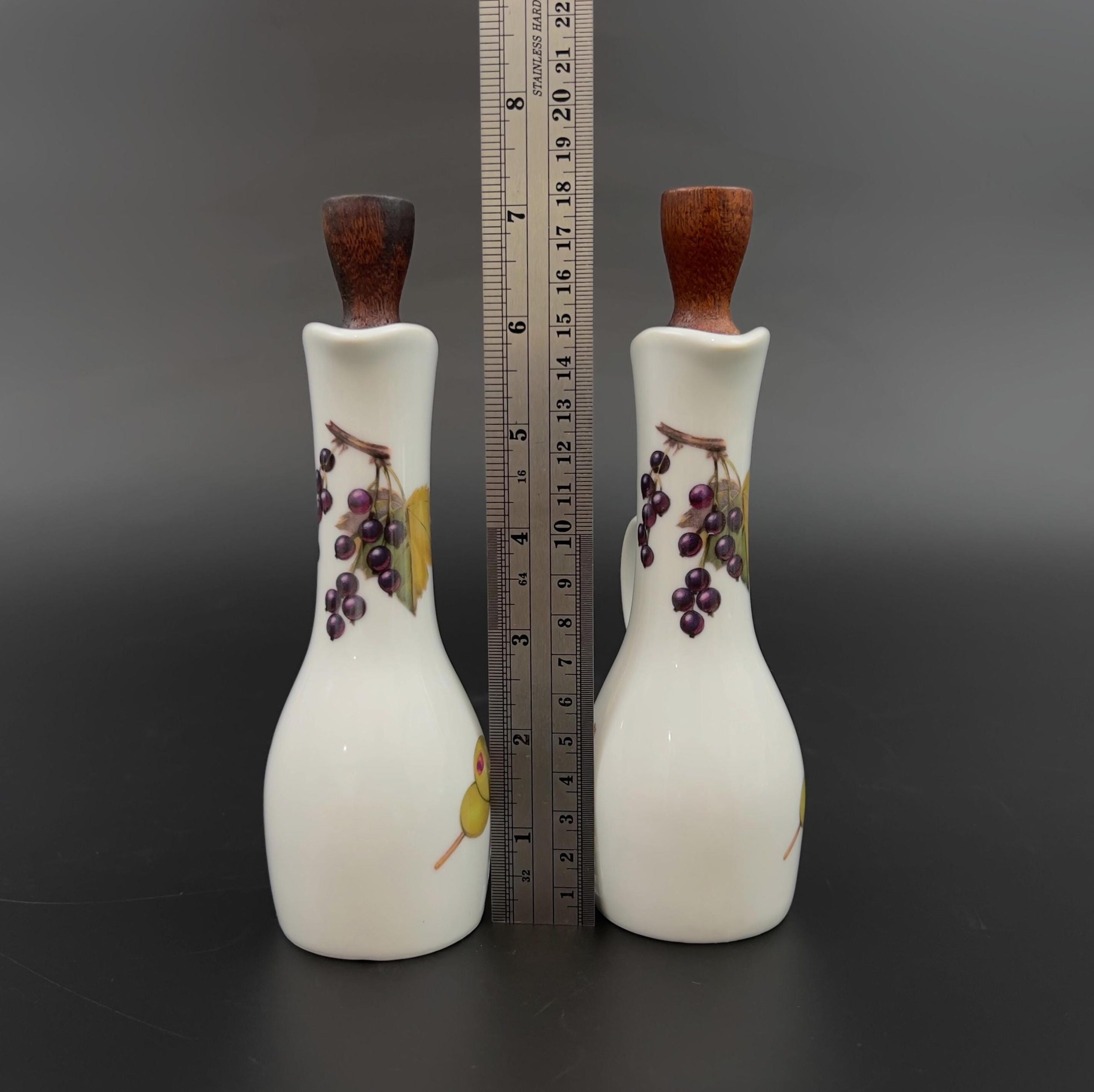 Vintage Royal Worcester Cruet Set: Mid-Century Evesham Severn Shape - Image 10