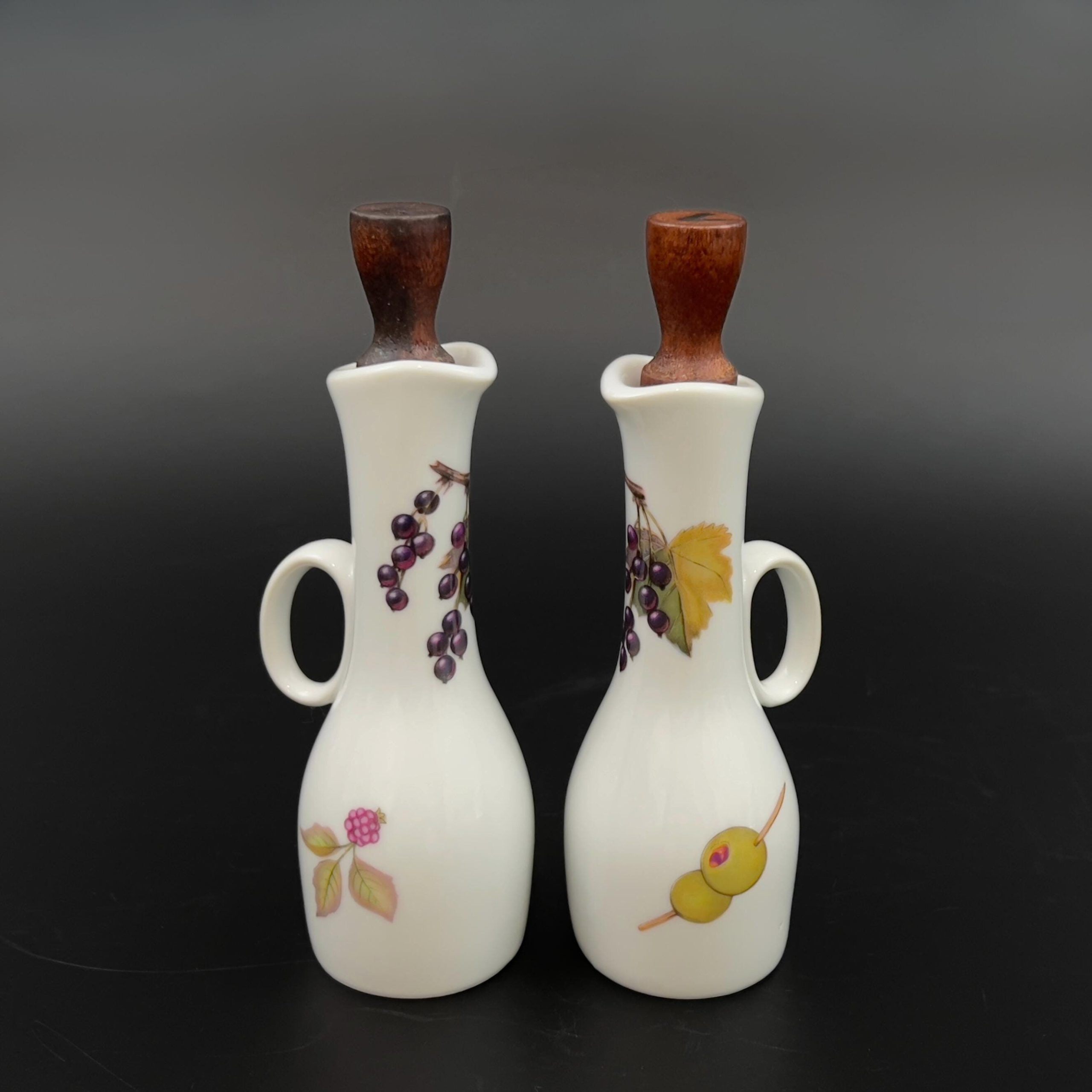 Vintage Royal Worcester Cruet Set: Mid-Century Evesham Severn Shape - Image 3
